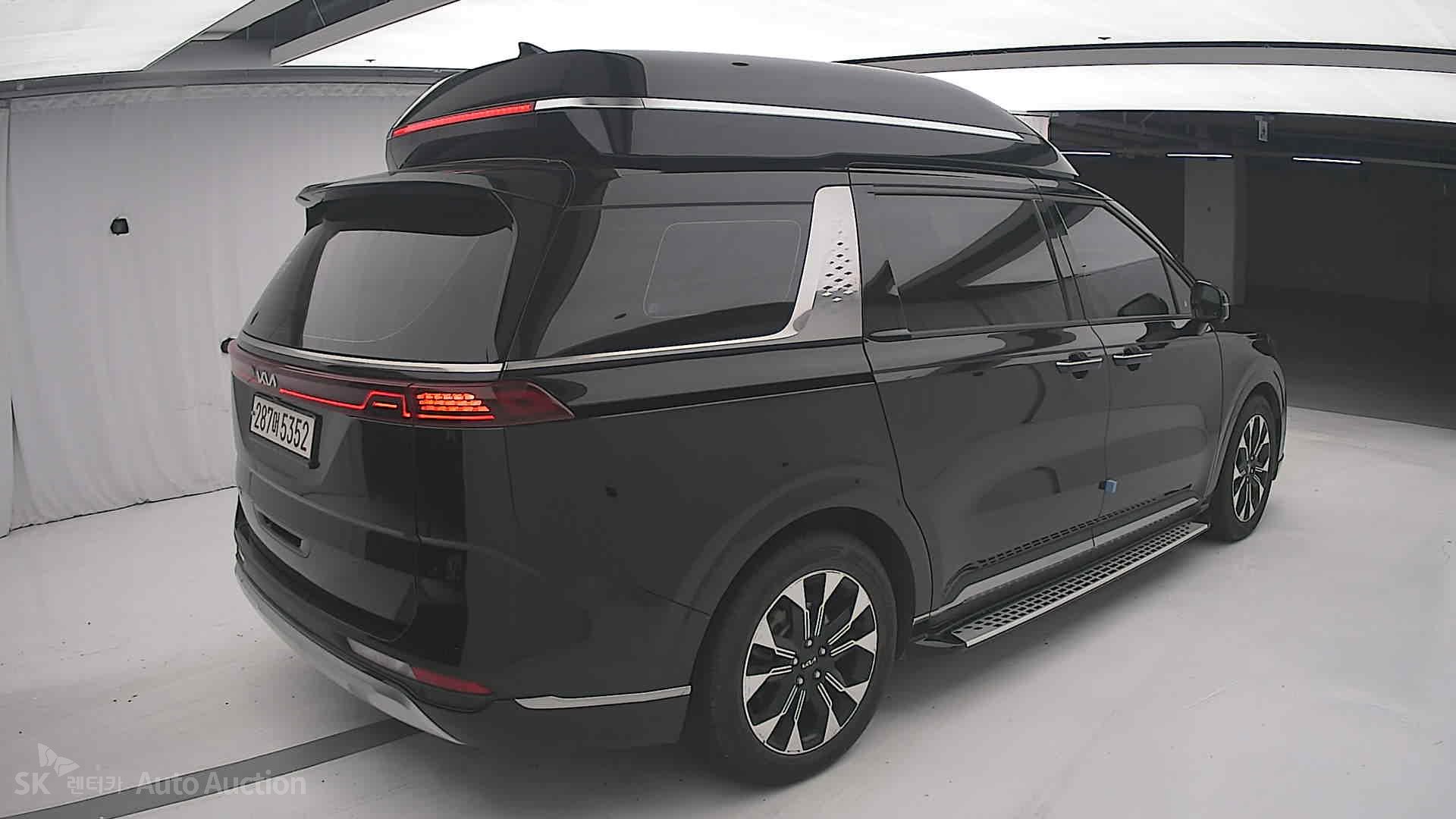 2023 - kia carnival
