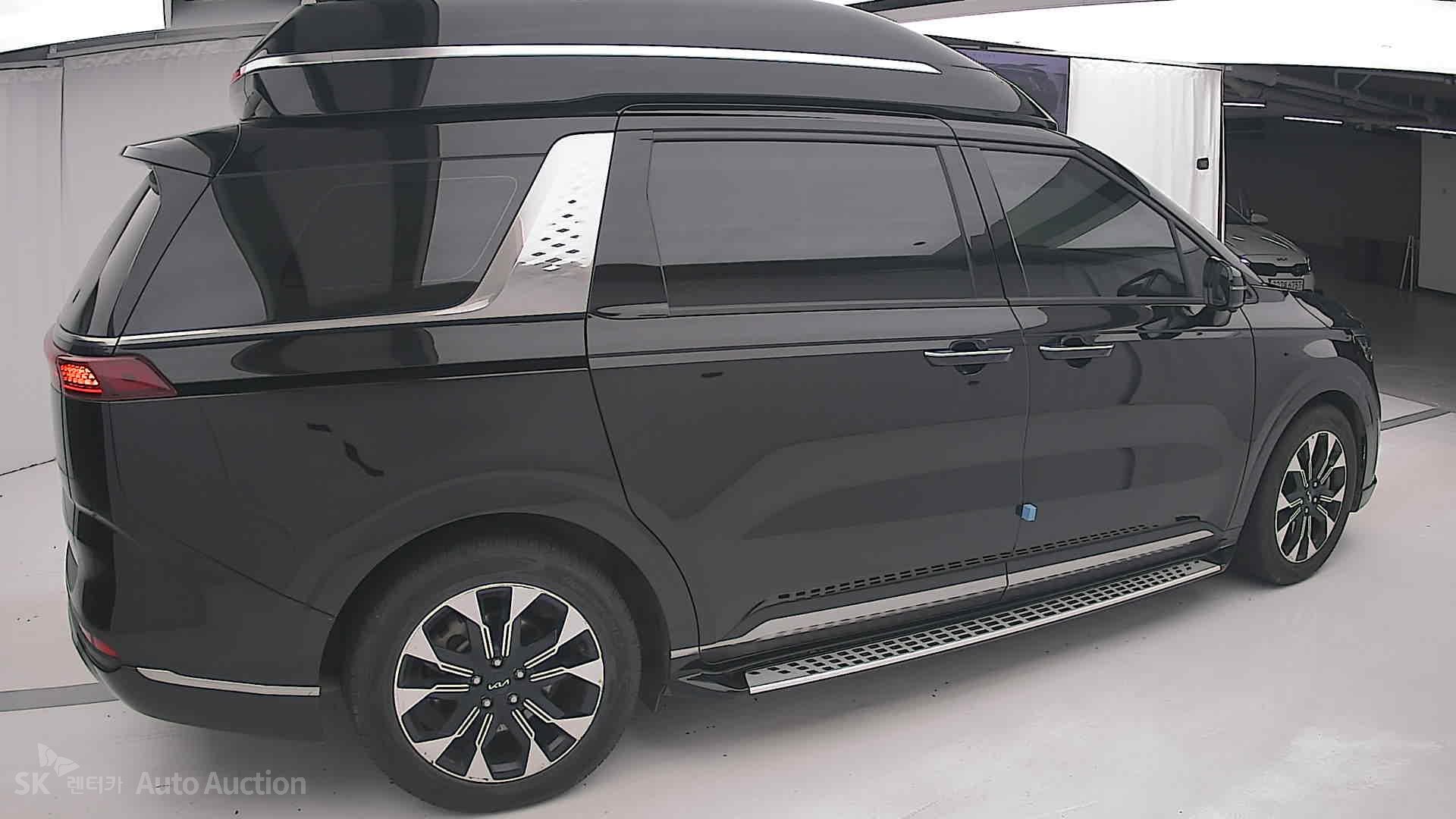 2023 - kia carnival