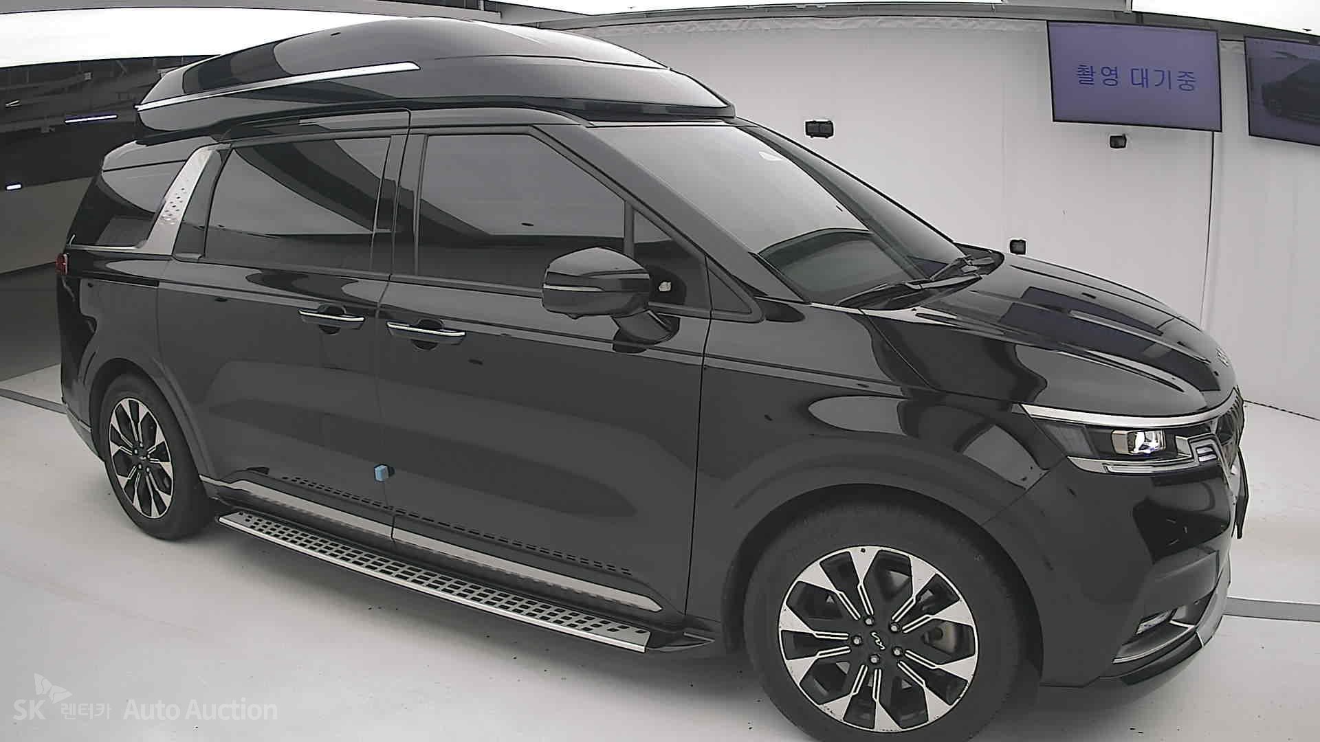 2023 - kia carnival