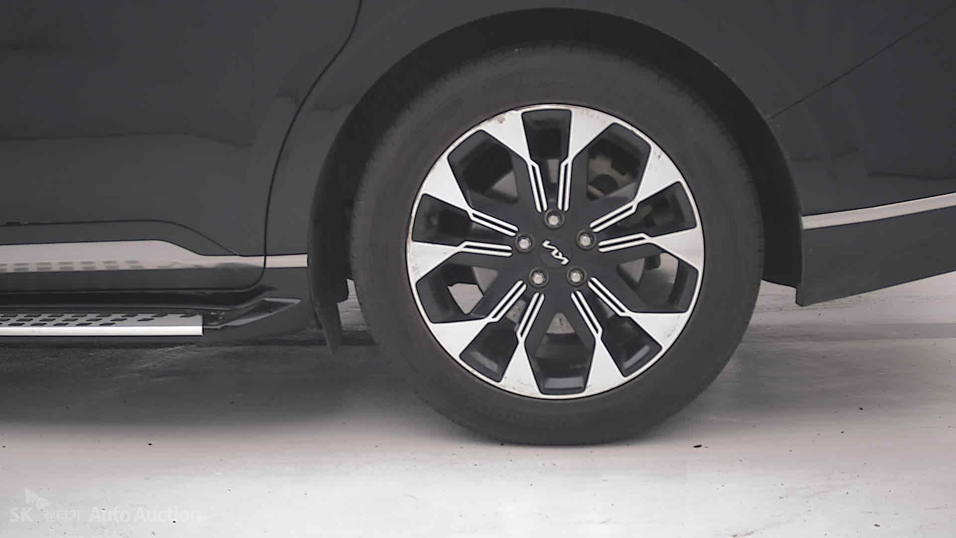2023 - kia carnival