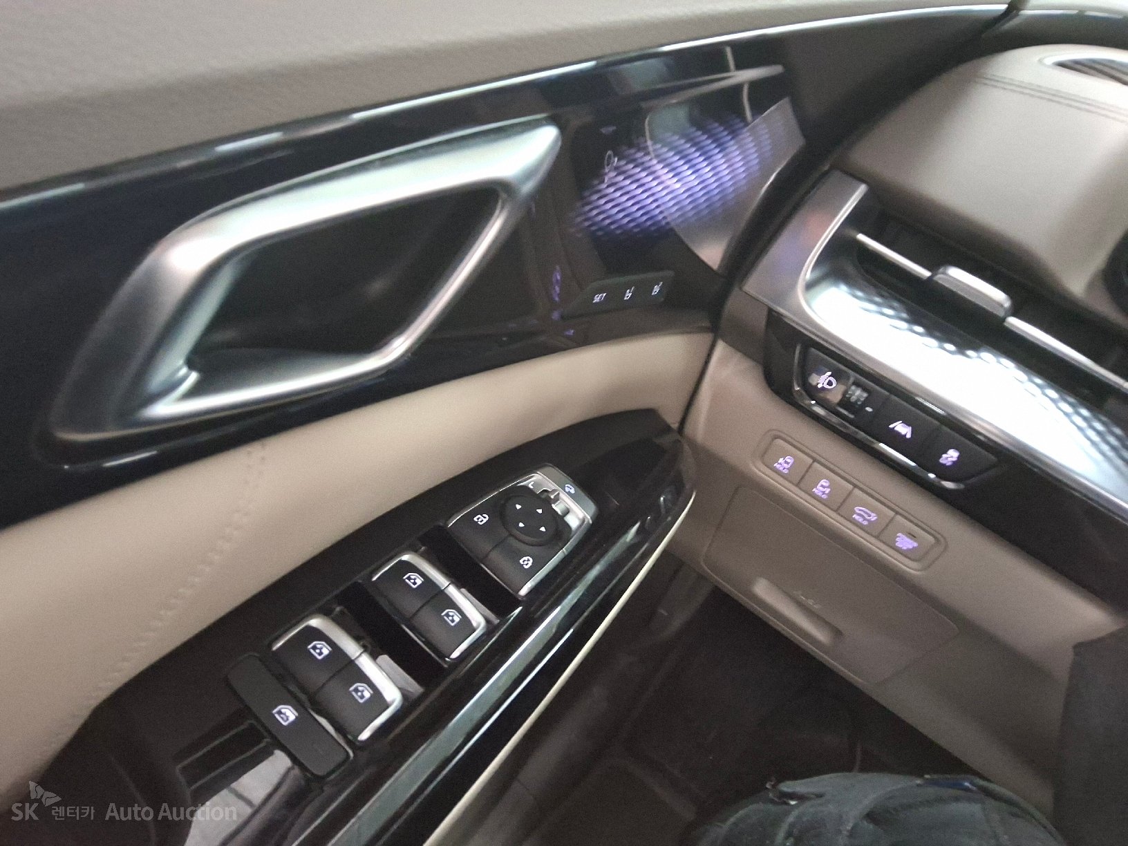 2023 - kia carnival