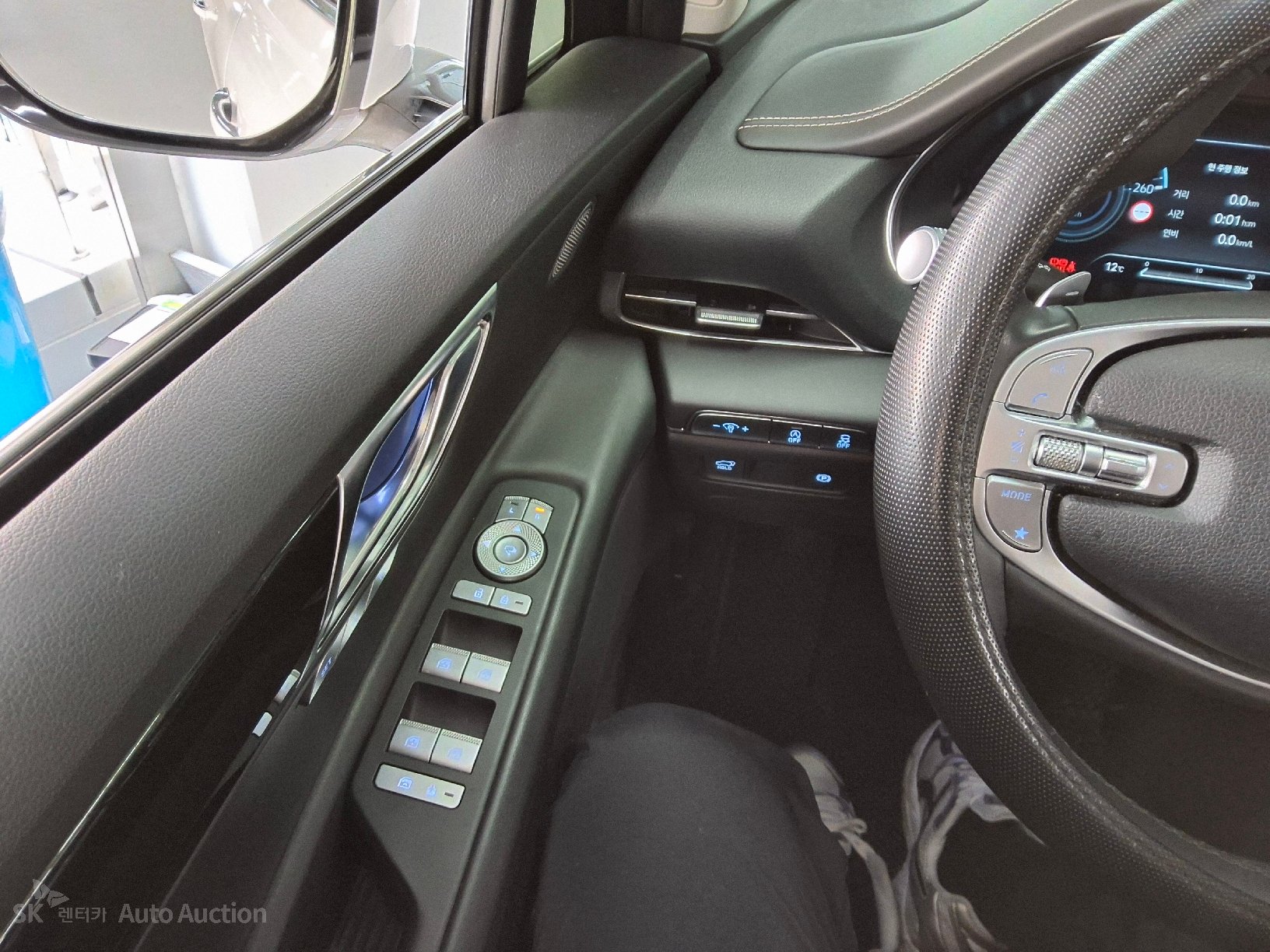 2022 - genesis gv80