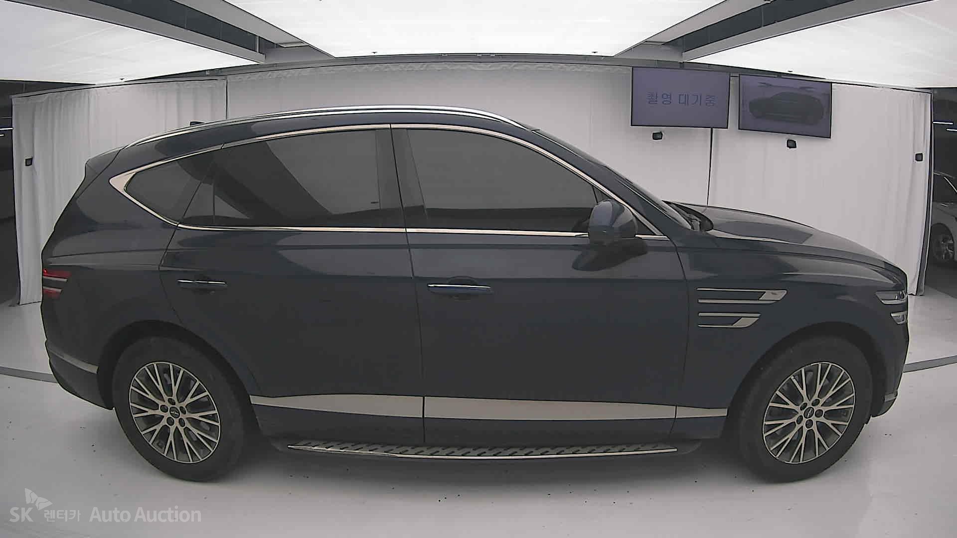 2022 - genesis gv80