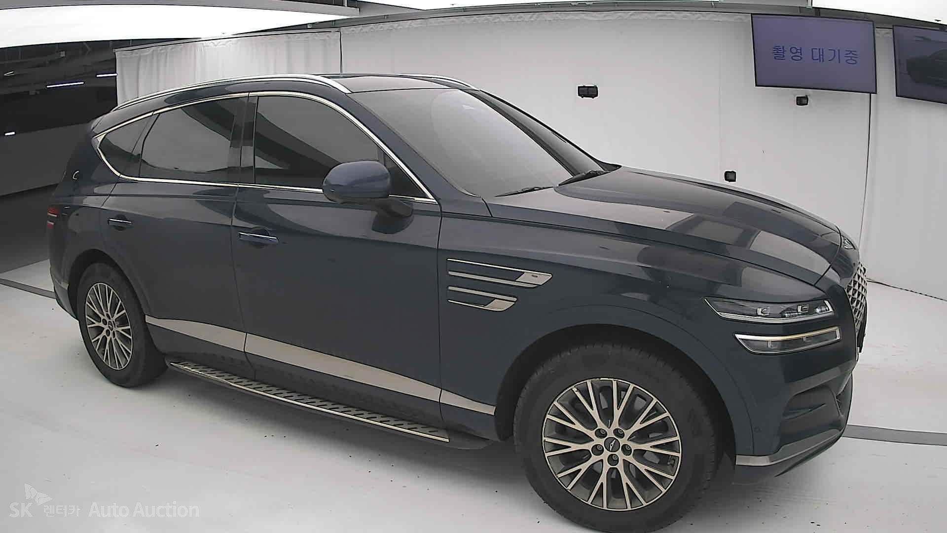 2022 - genesis gv80