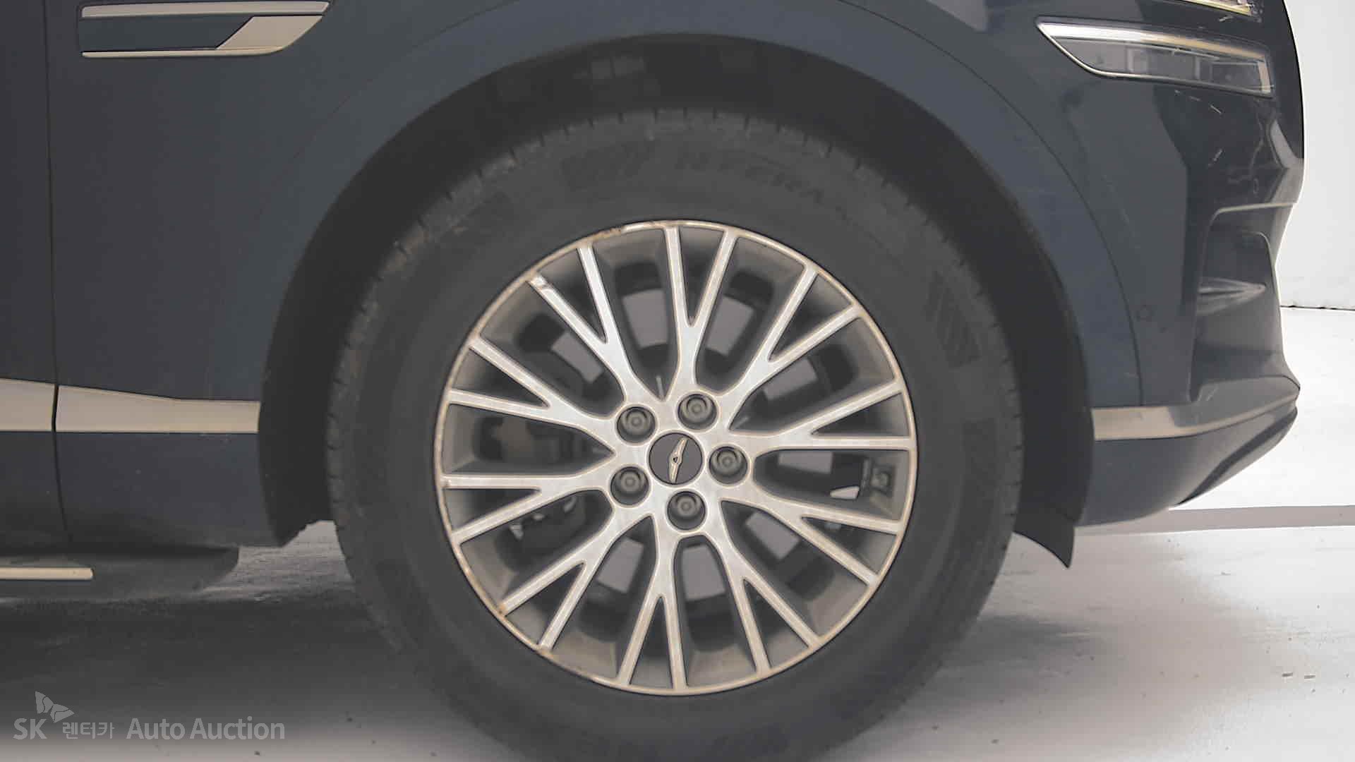 2022 - genesis gv80