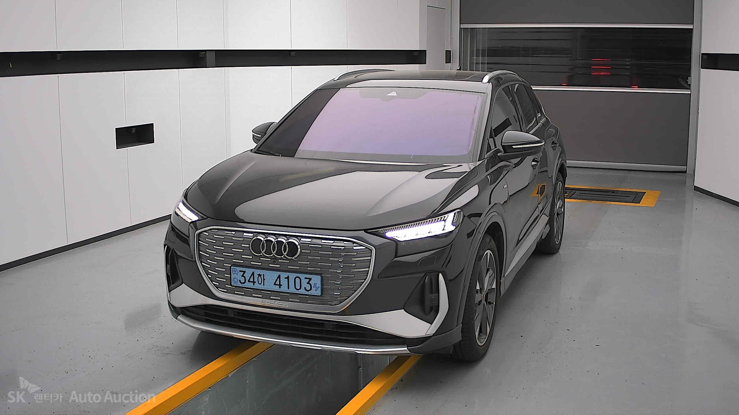 2022 - audi q4