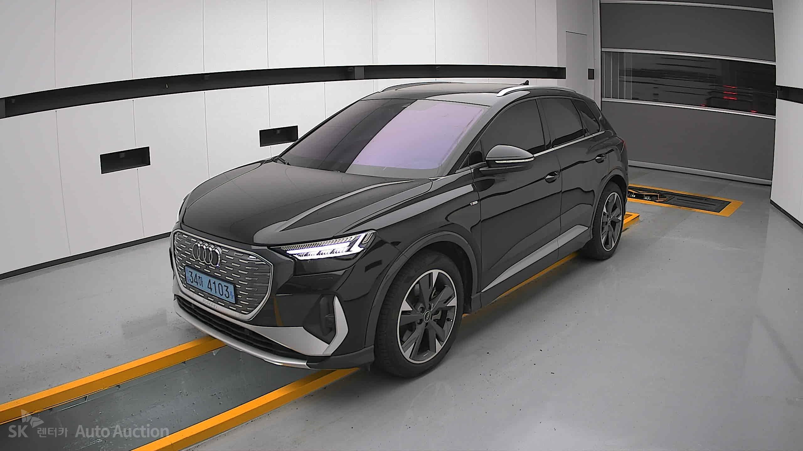 2022 - audi q4