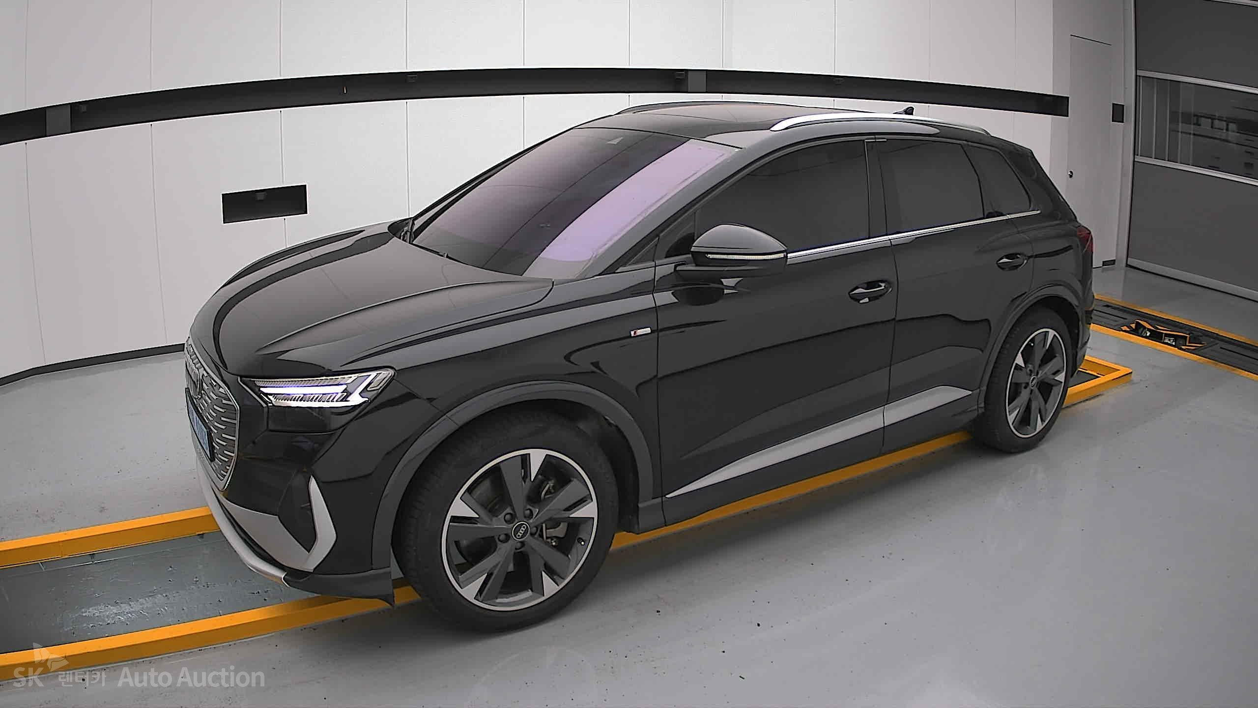 2022 - audi q4