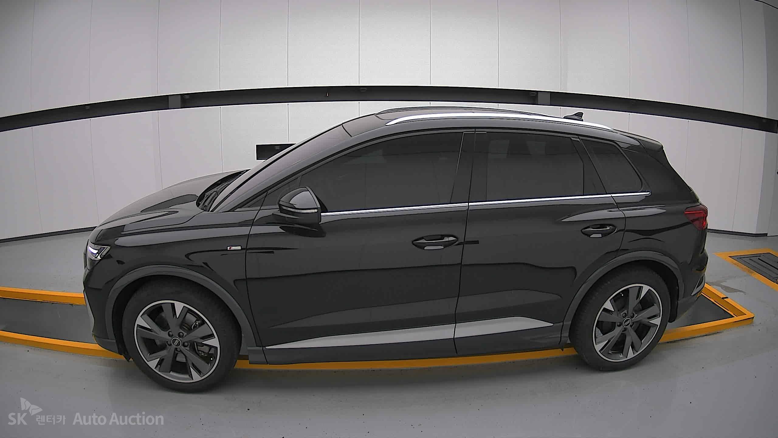 2022 - audi q4