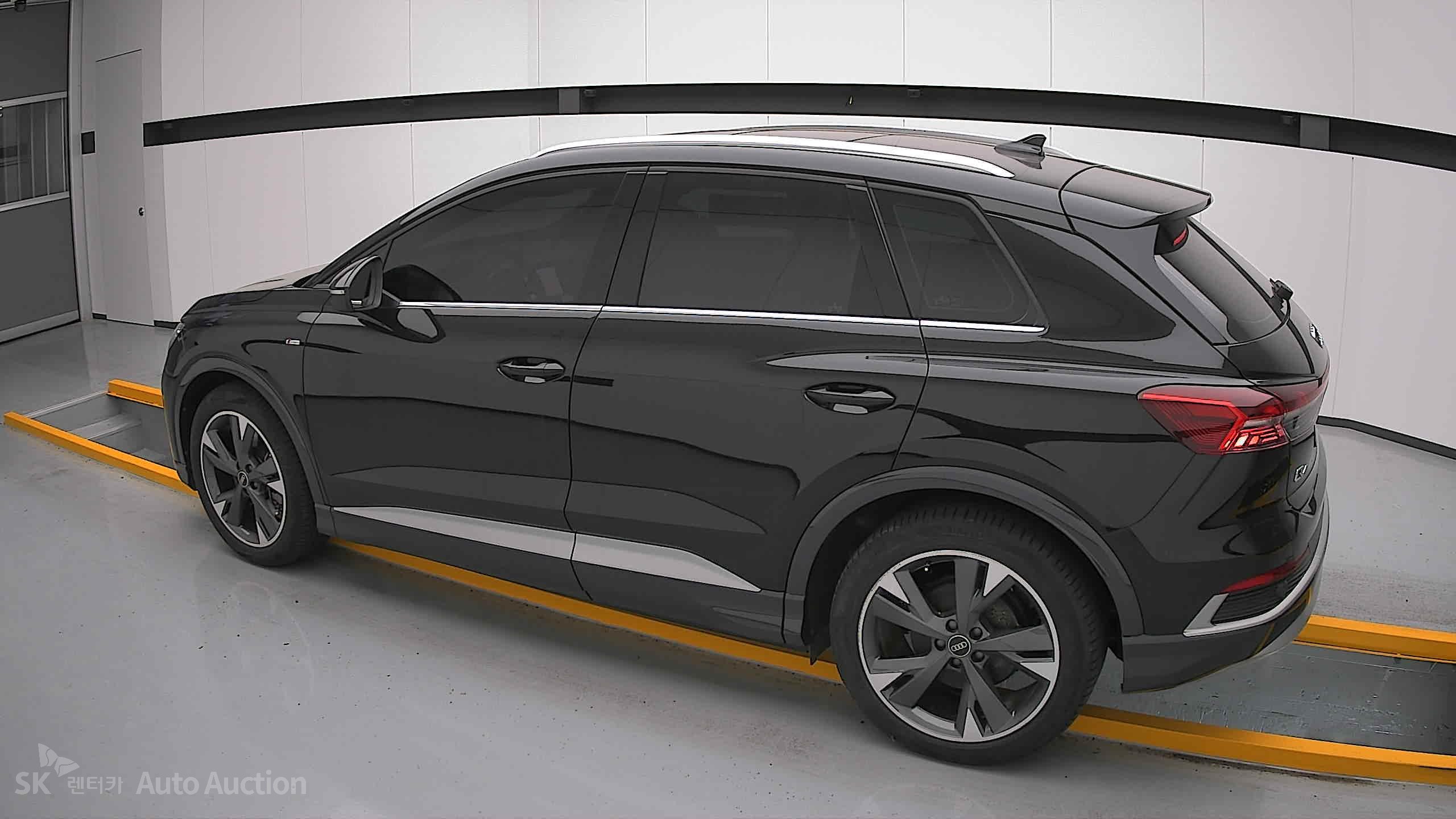 2022 - audi q4