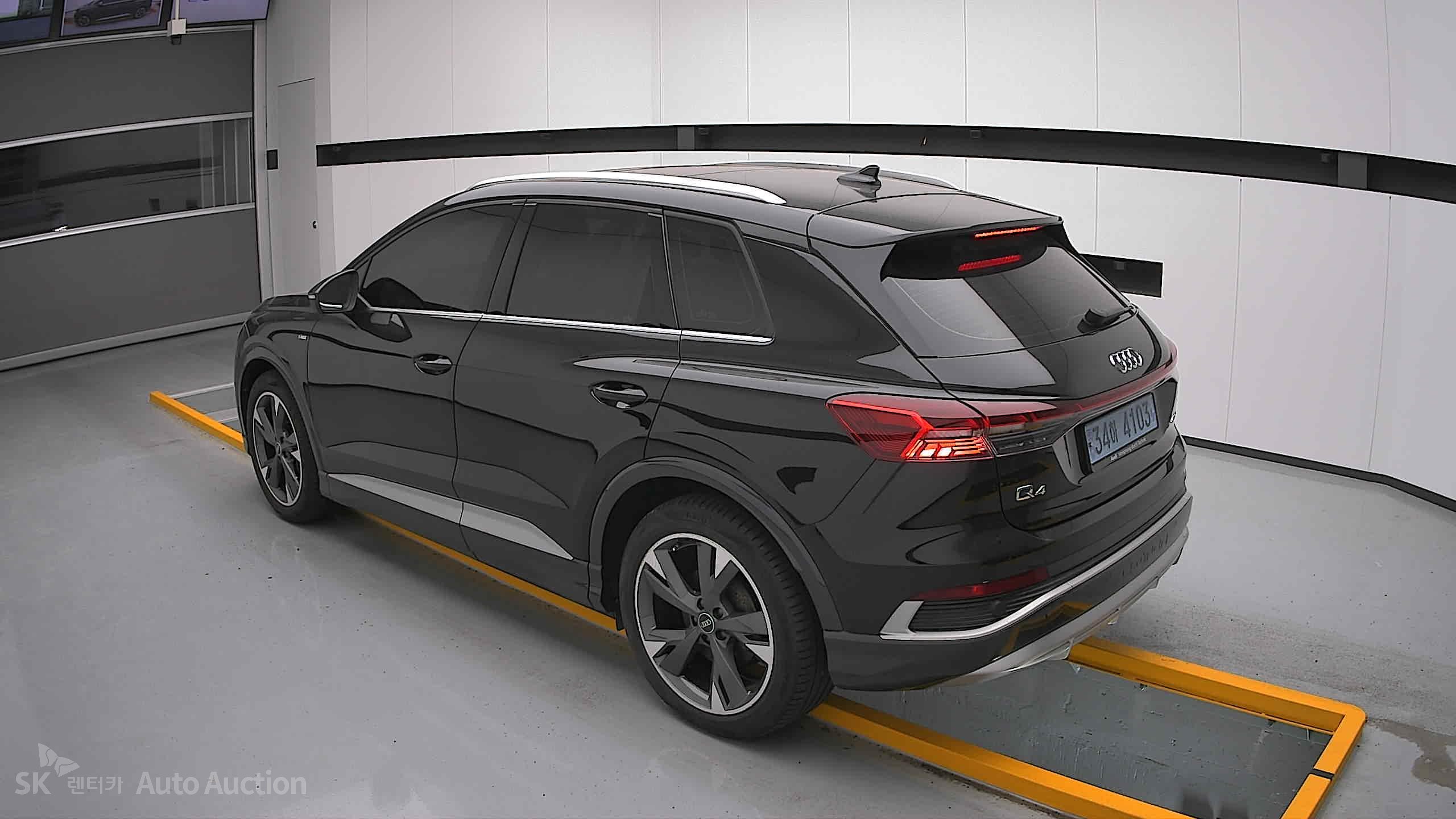 2022 - audi q4