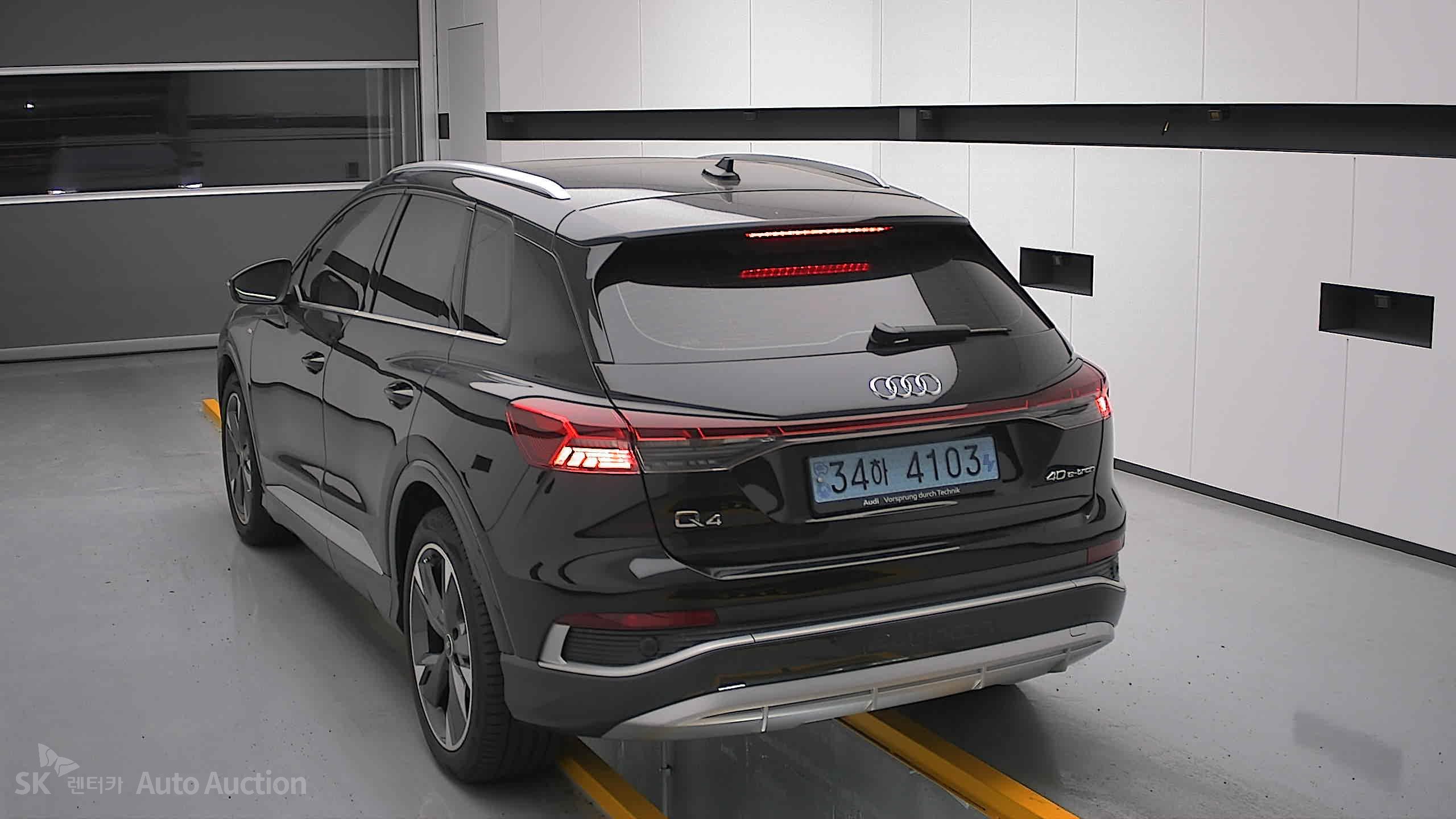 2022 - audi q4