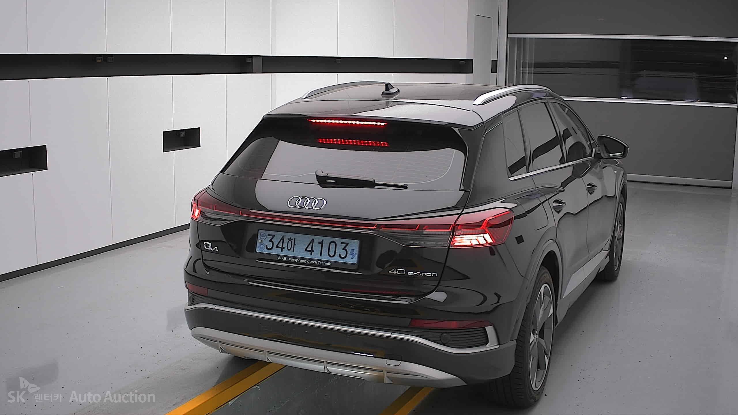 2022 - audi q4