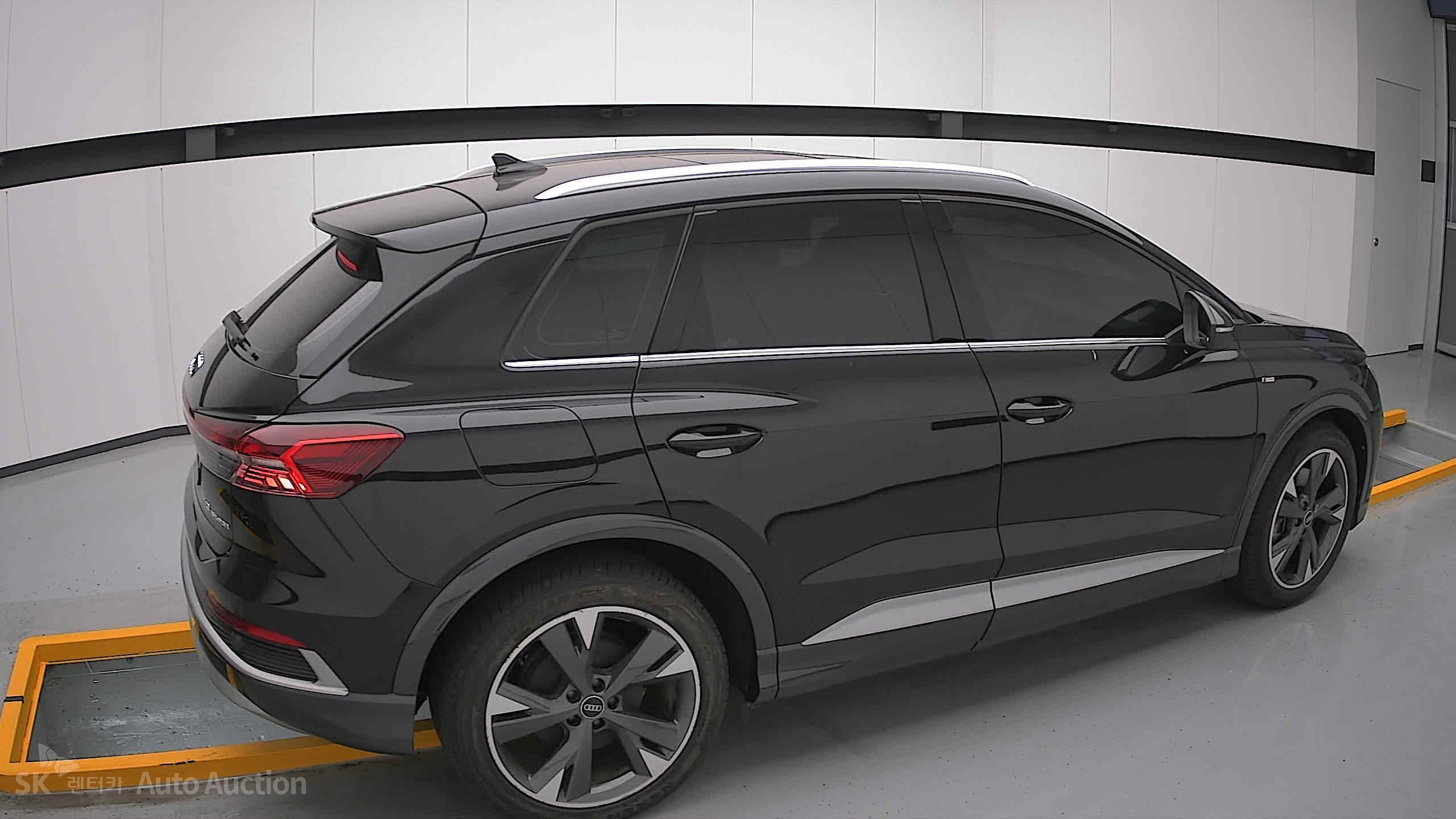 2022 - audi q4