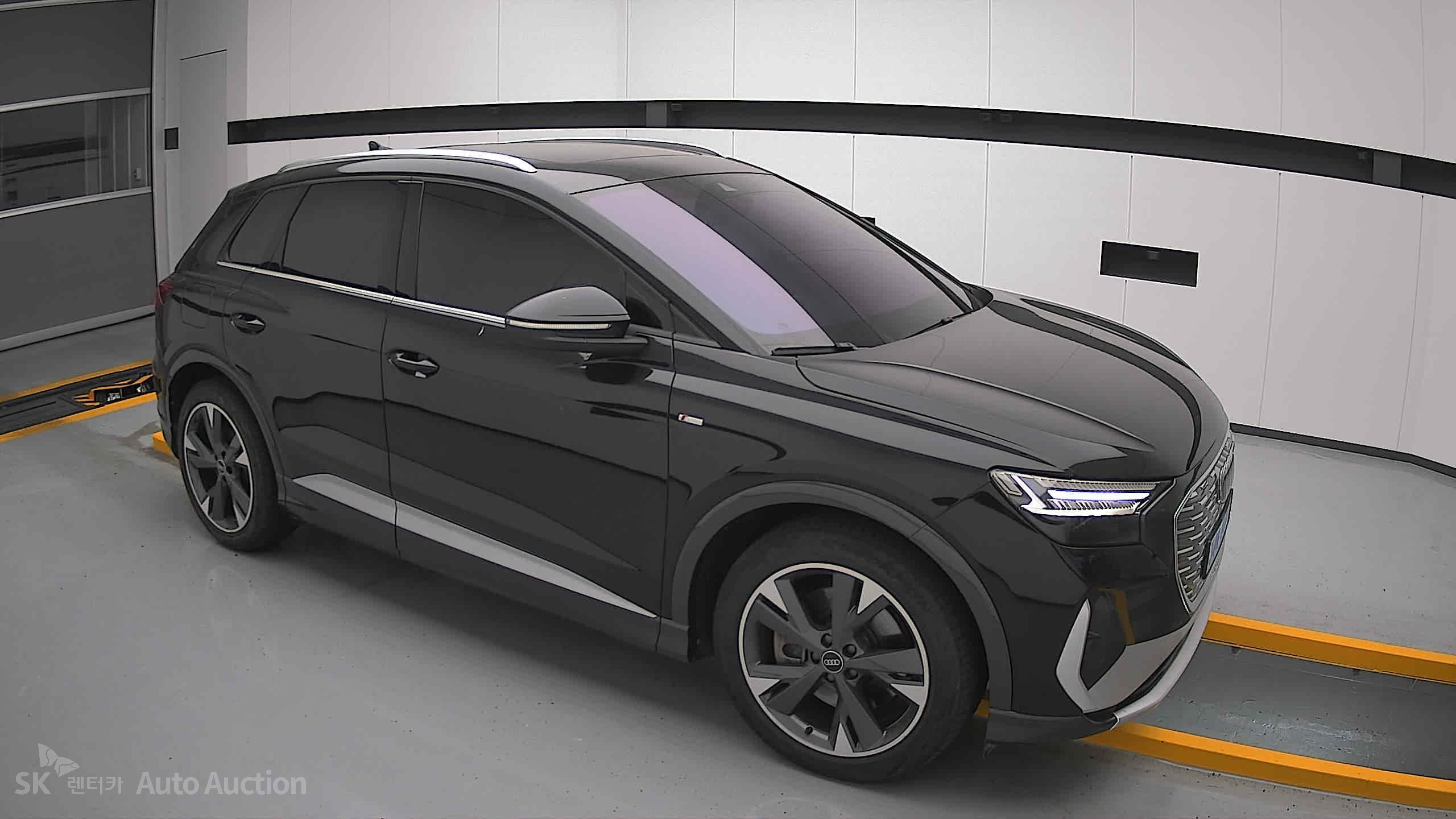 2022 - audi q4