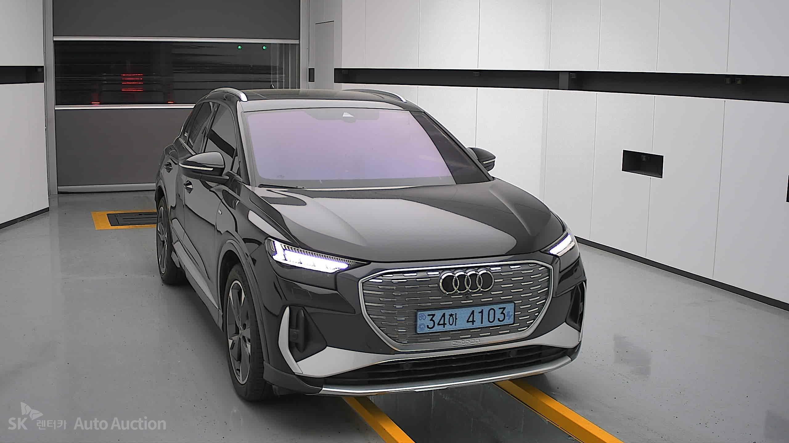 2022 - audi q4