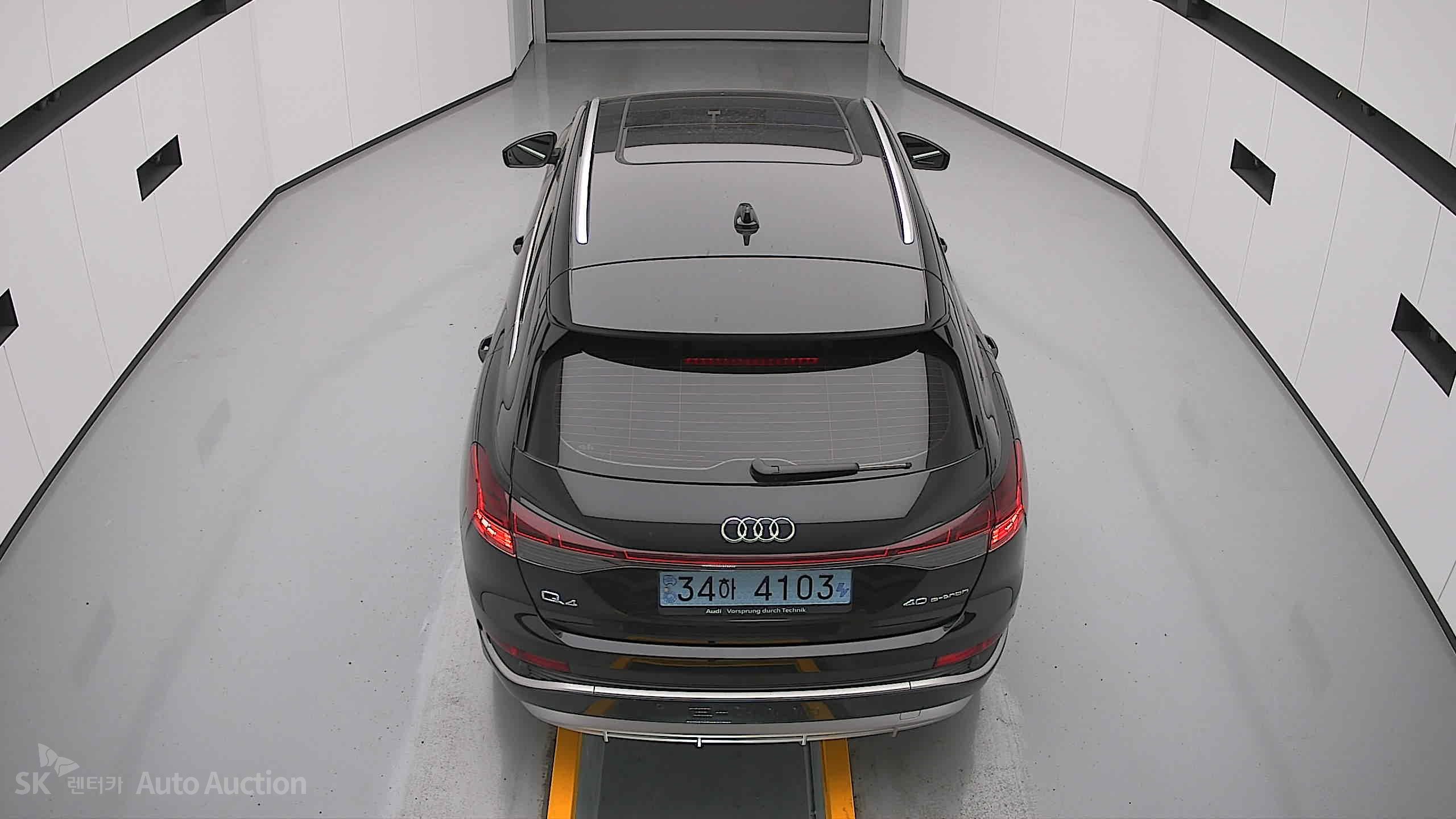 2022 - audi q4