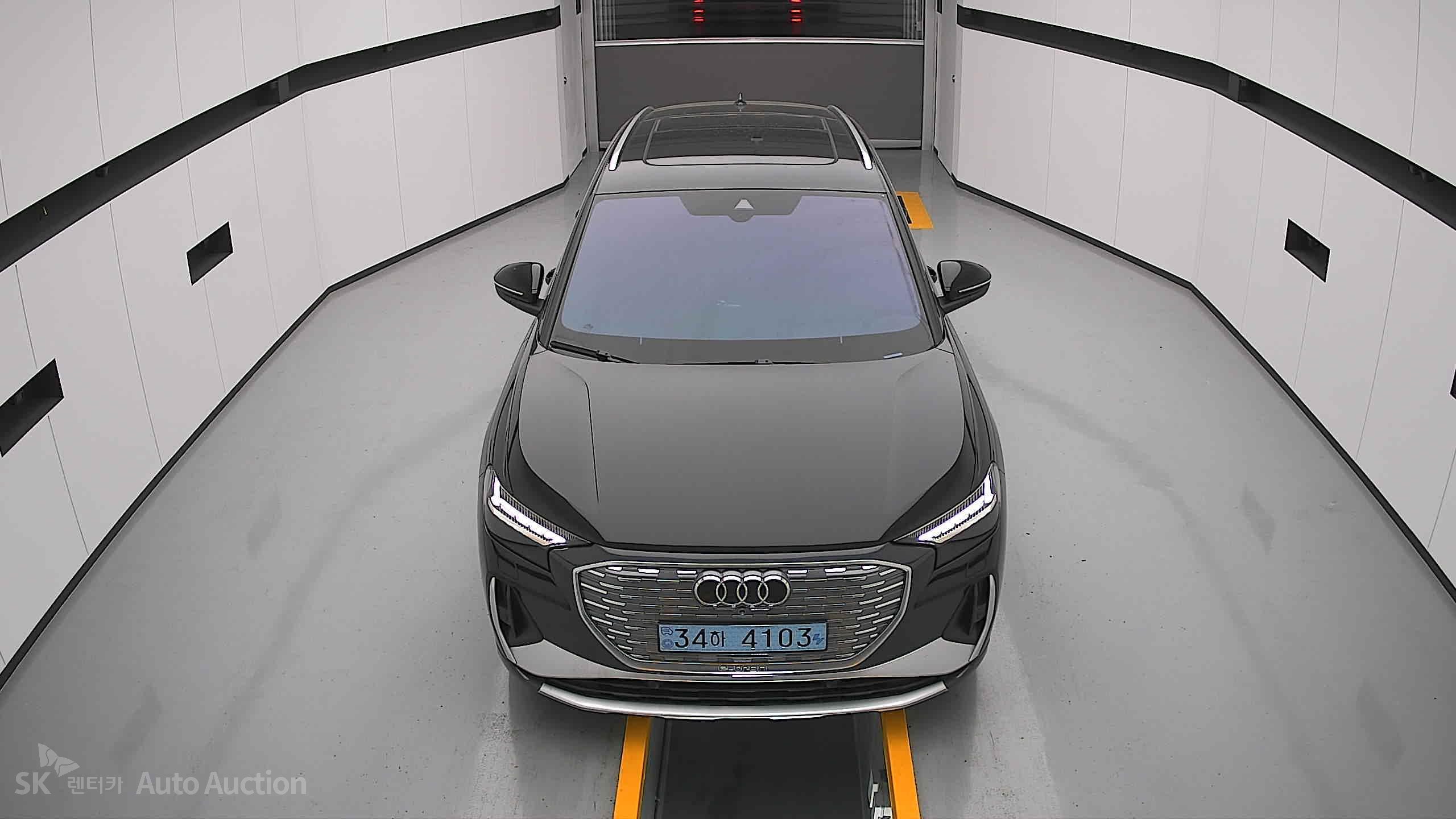 2022 - audi q4