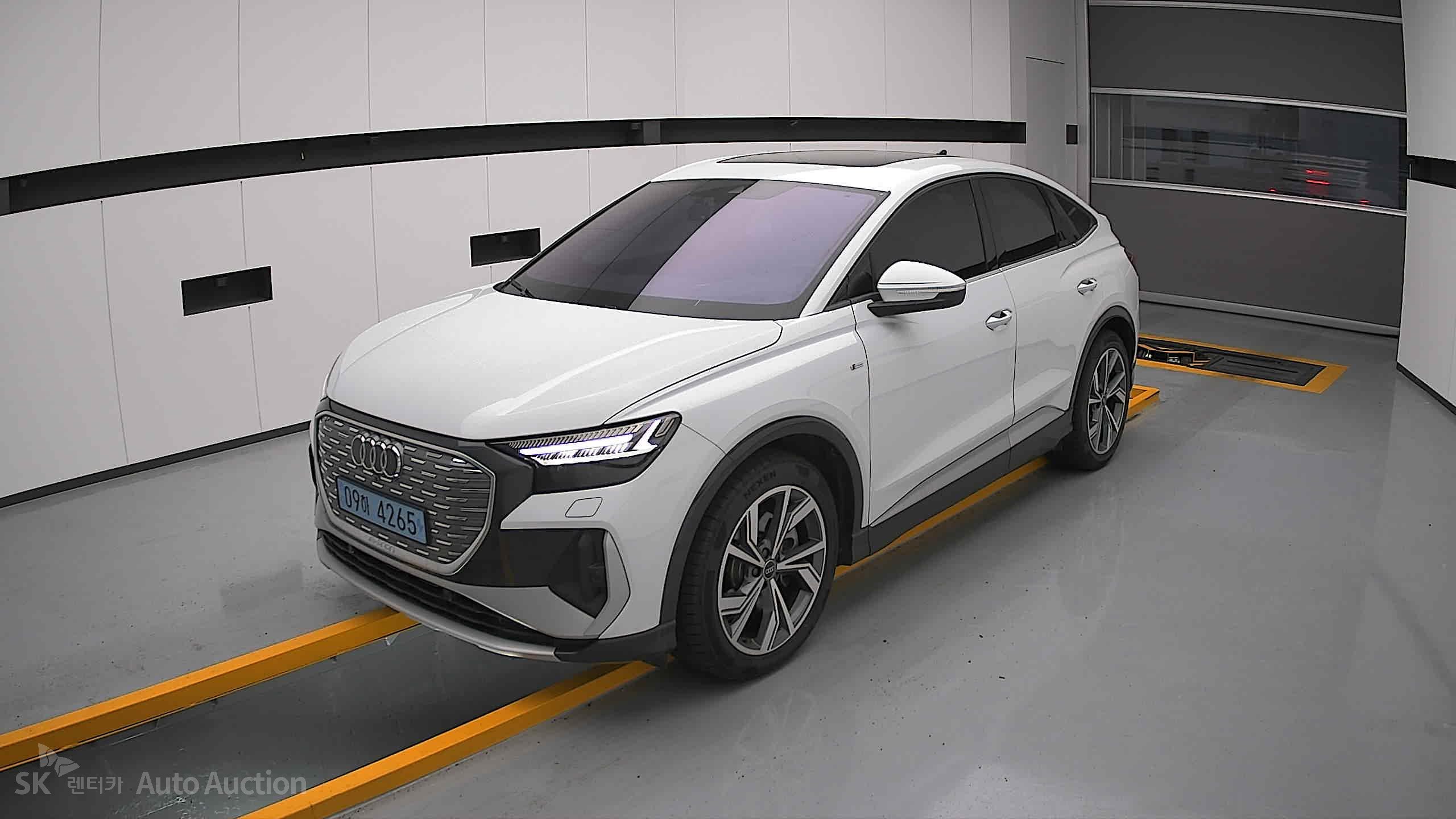 2022 - audi q4