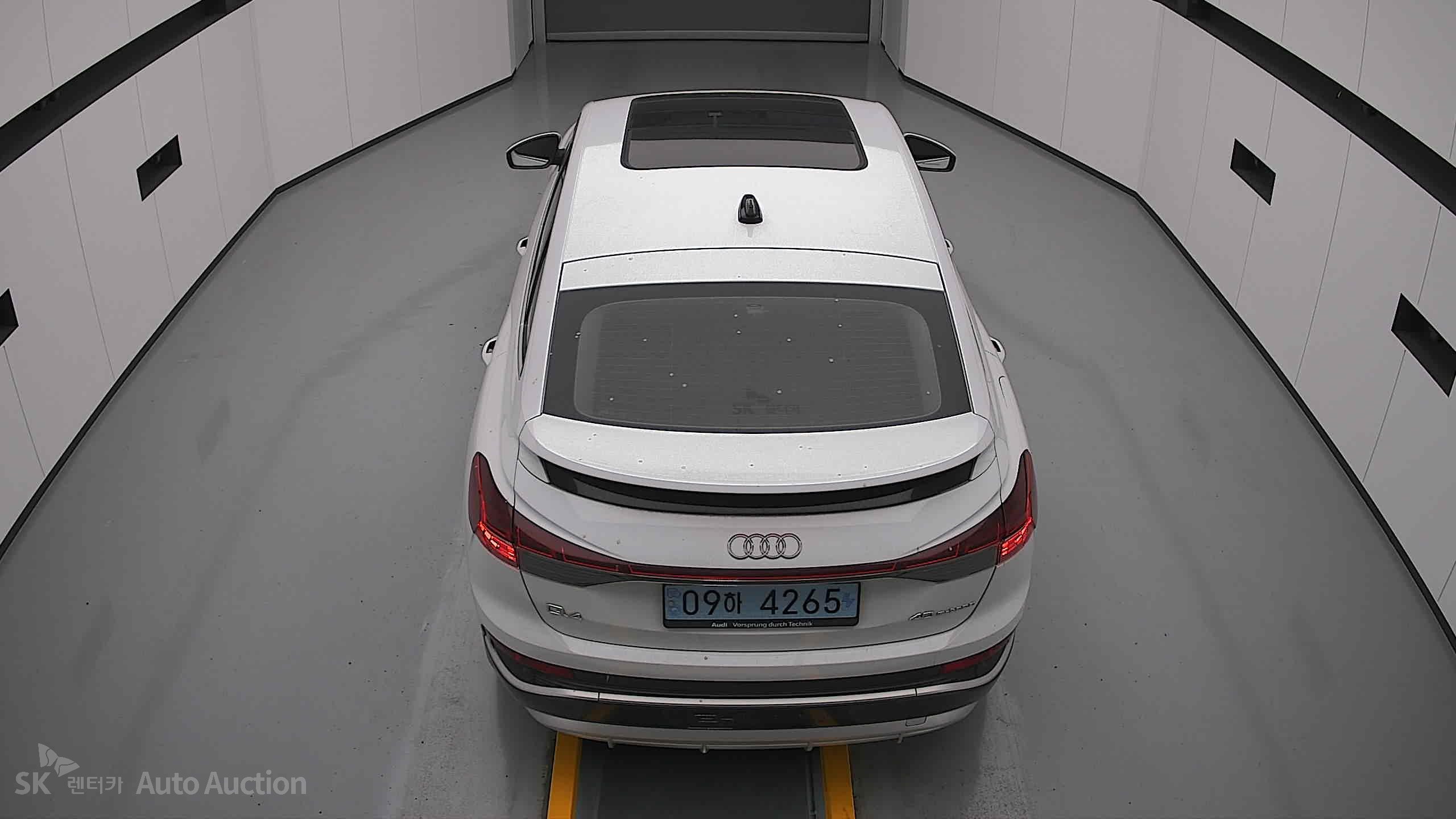 2022 - audi q4