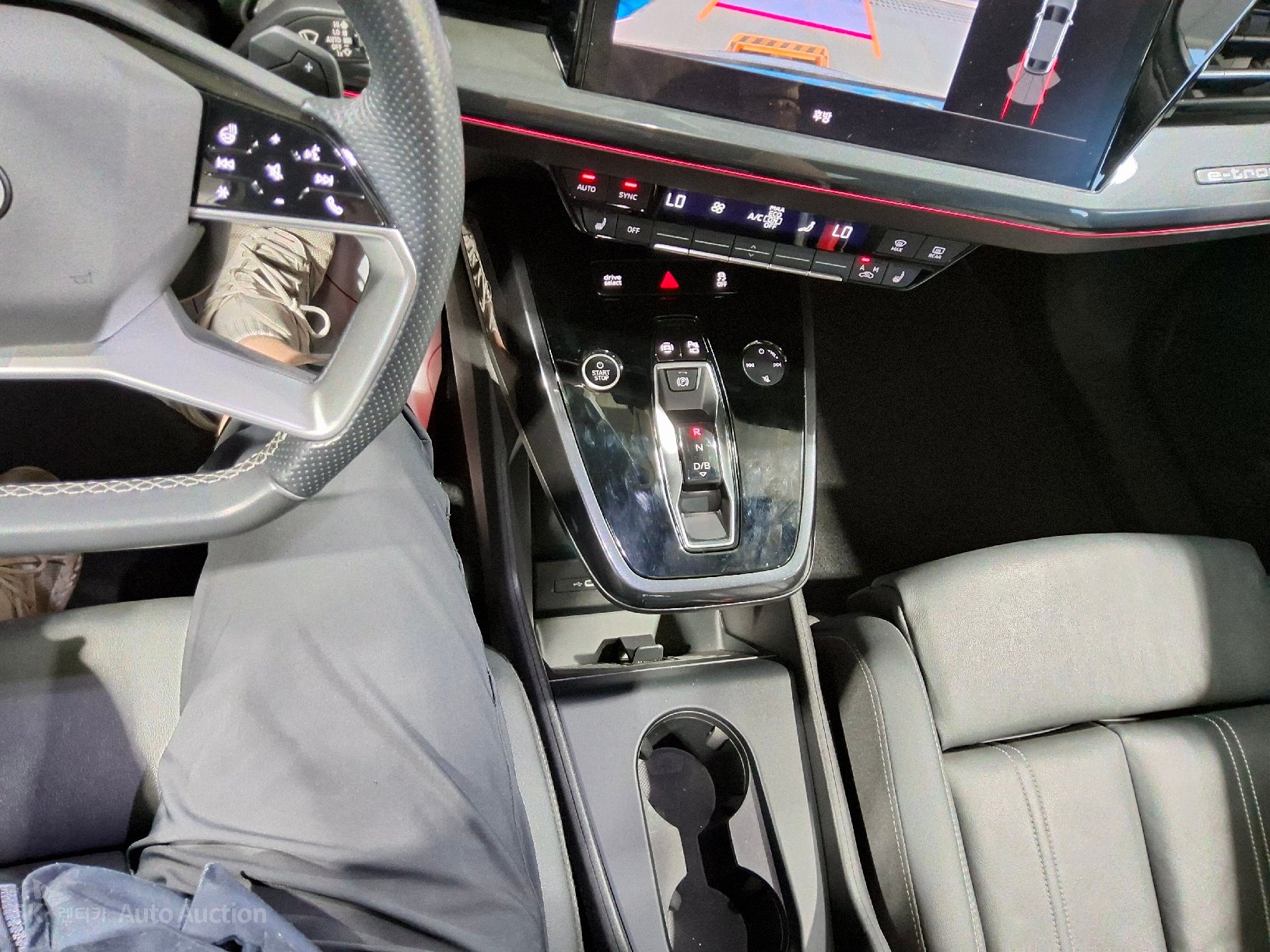 2022 - audi q4