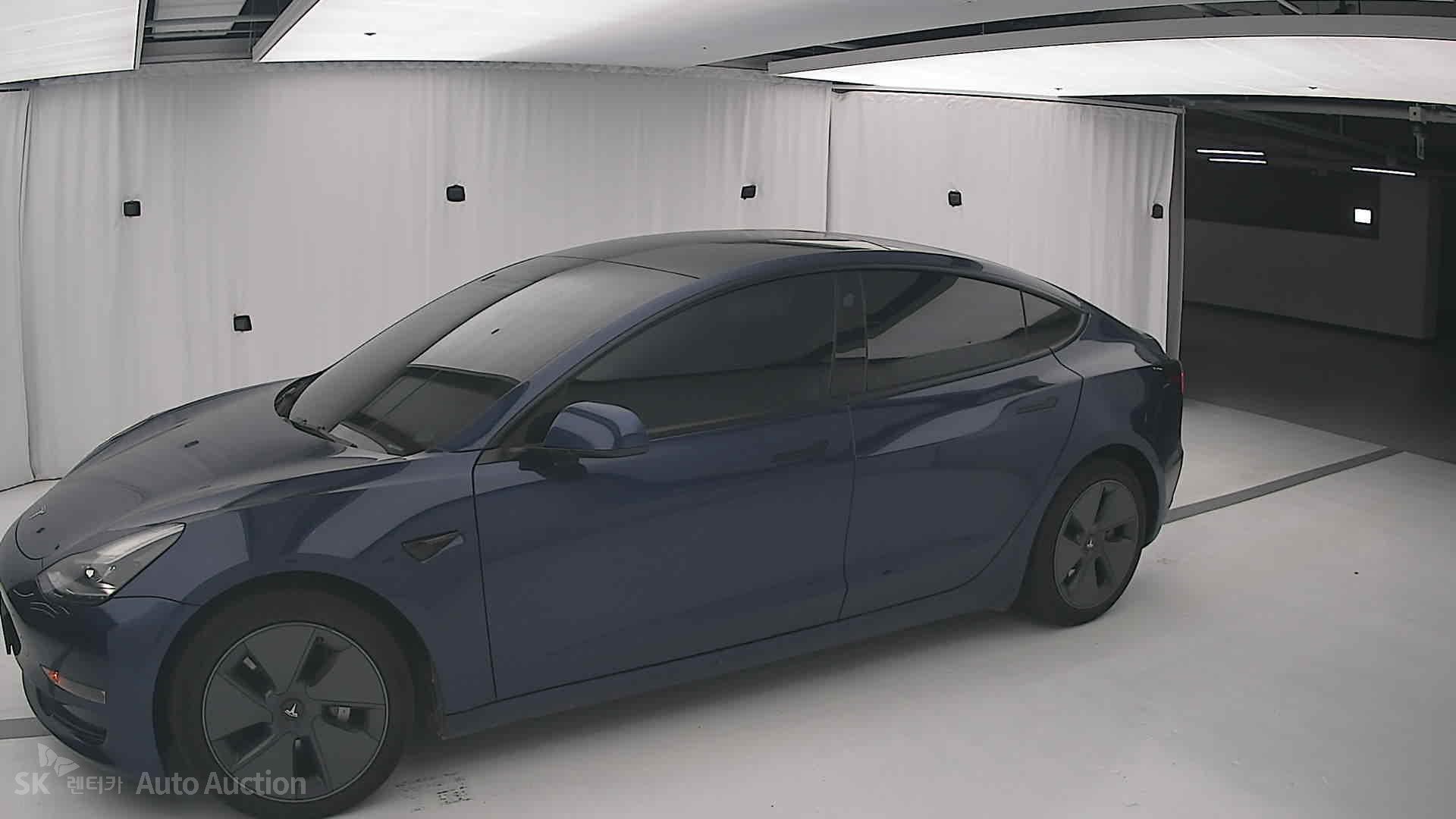 2022 - tesla model 3