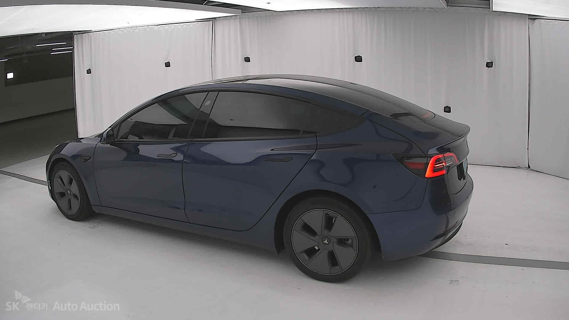 2022 - tesla model 3