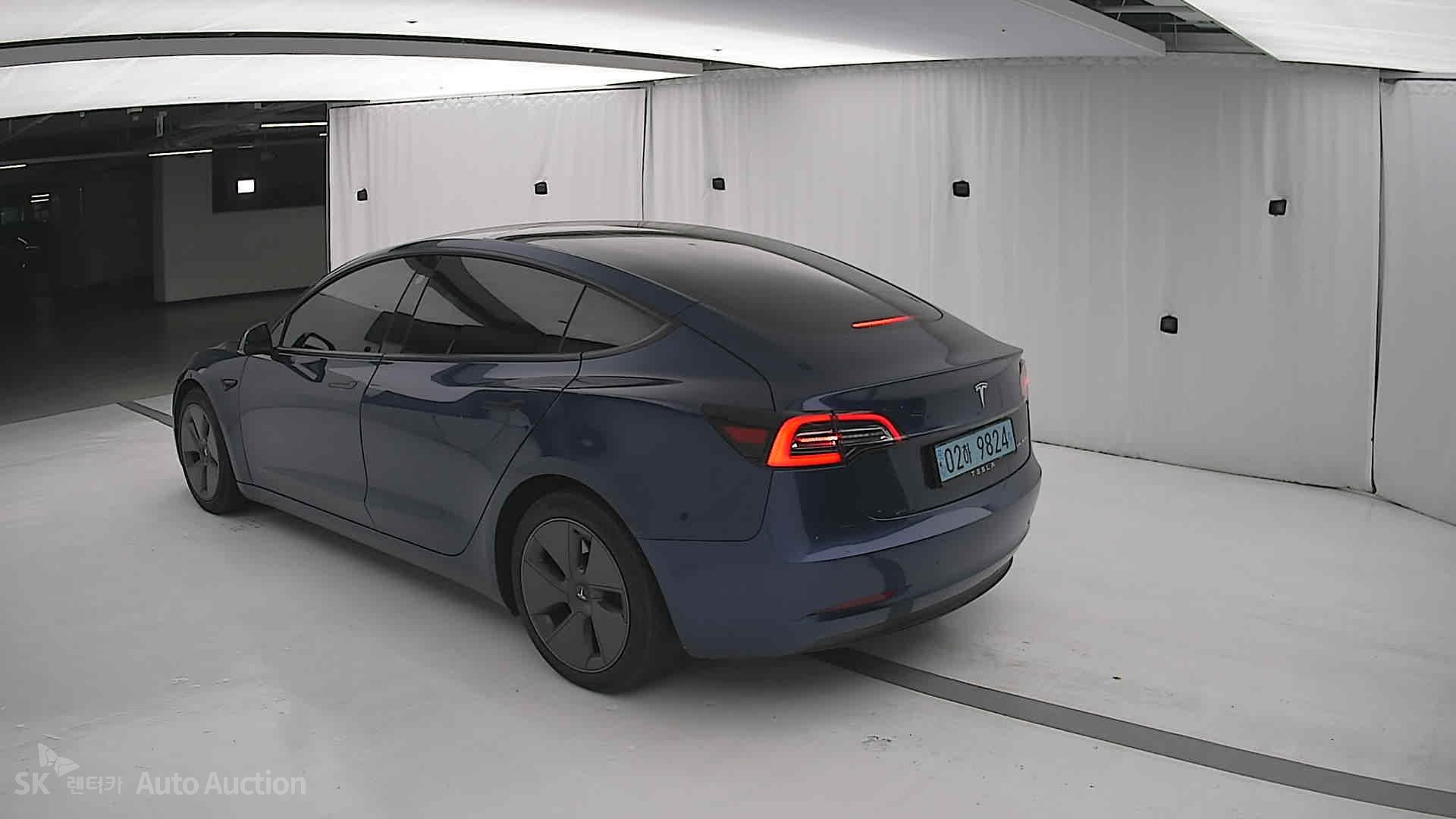 2022 - tesla model 3