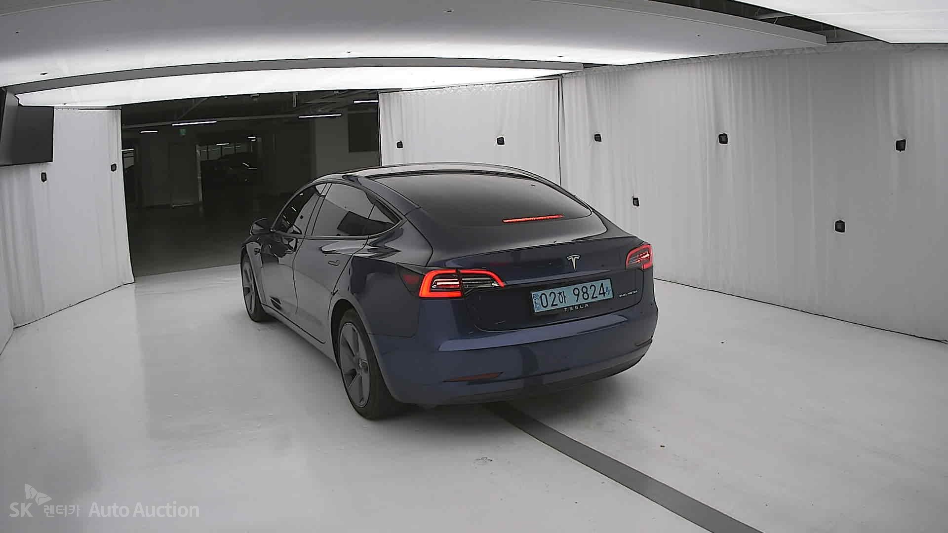 2022 - tesla model 3