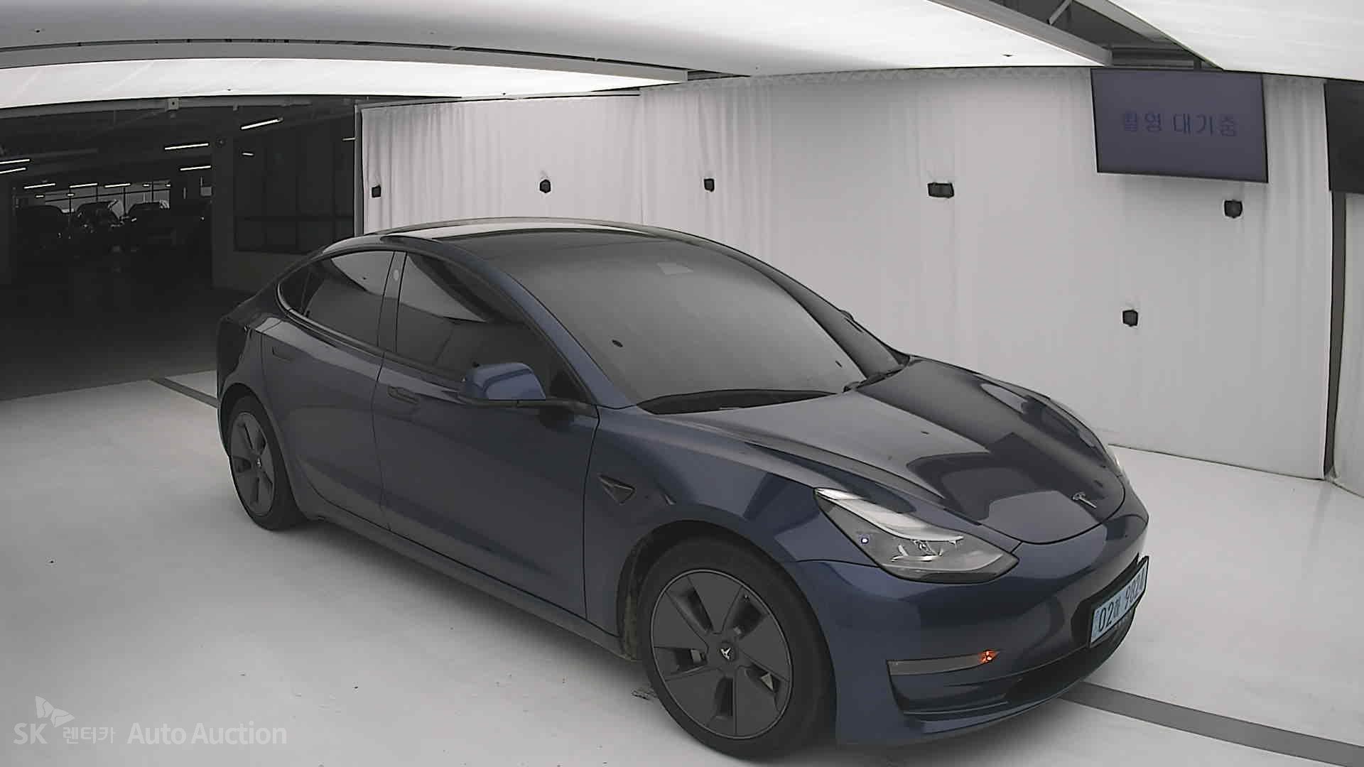 2022 - tesla model 3