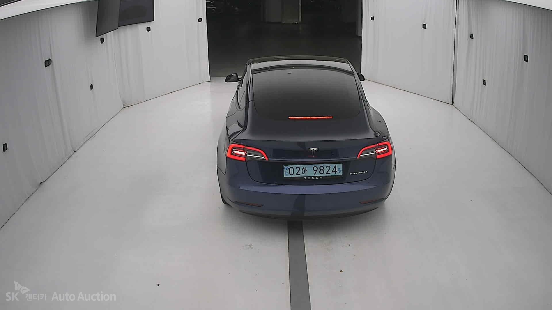 2022 - tesla model 3