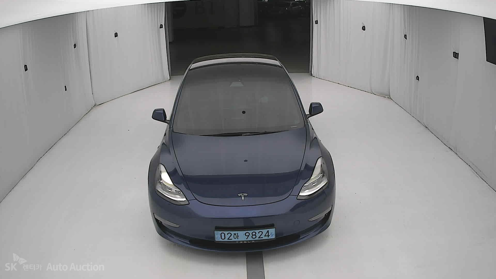 2022 - tesla model 3