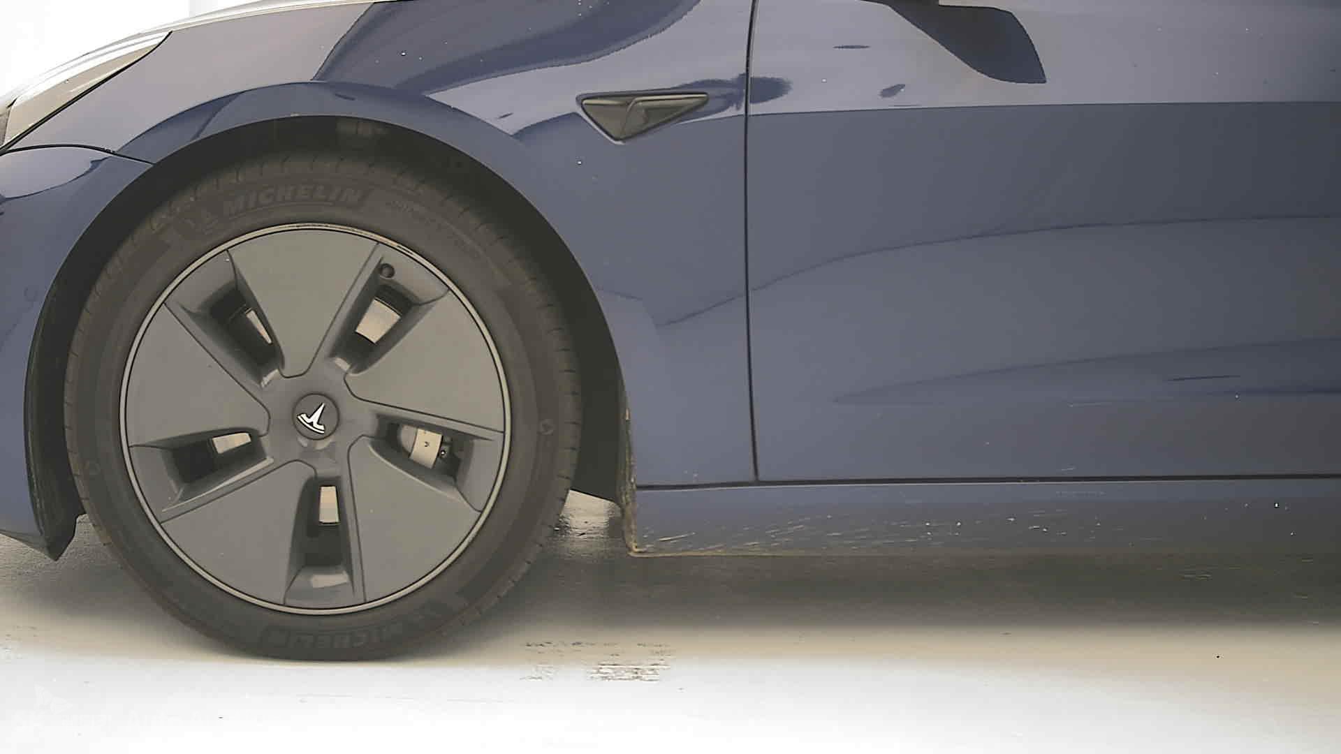 2022 - tesla model 3