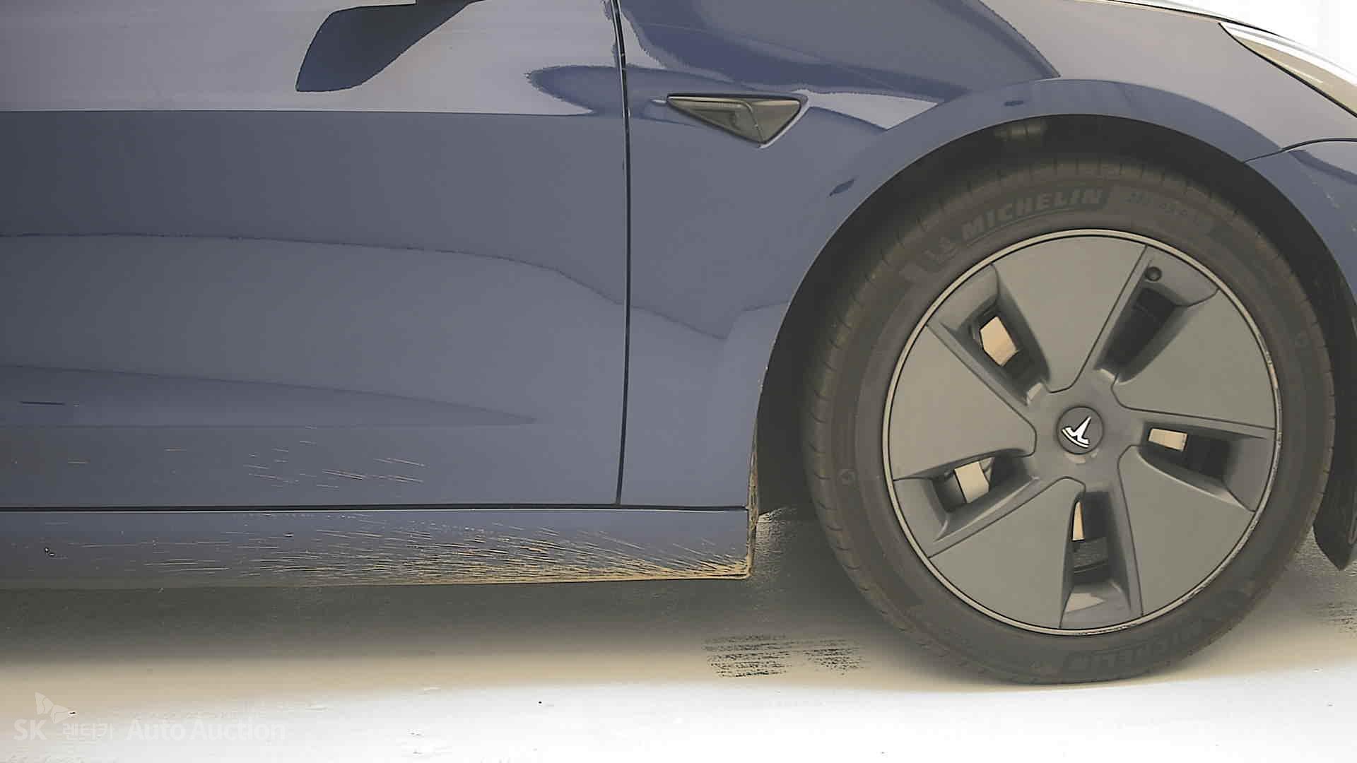 2022 - tesla model 3