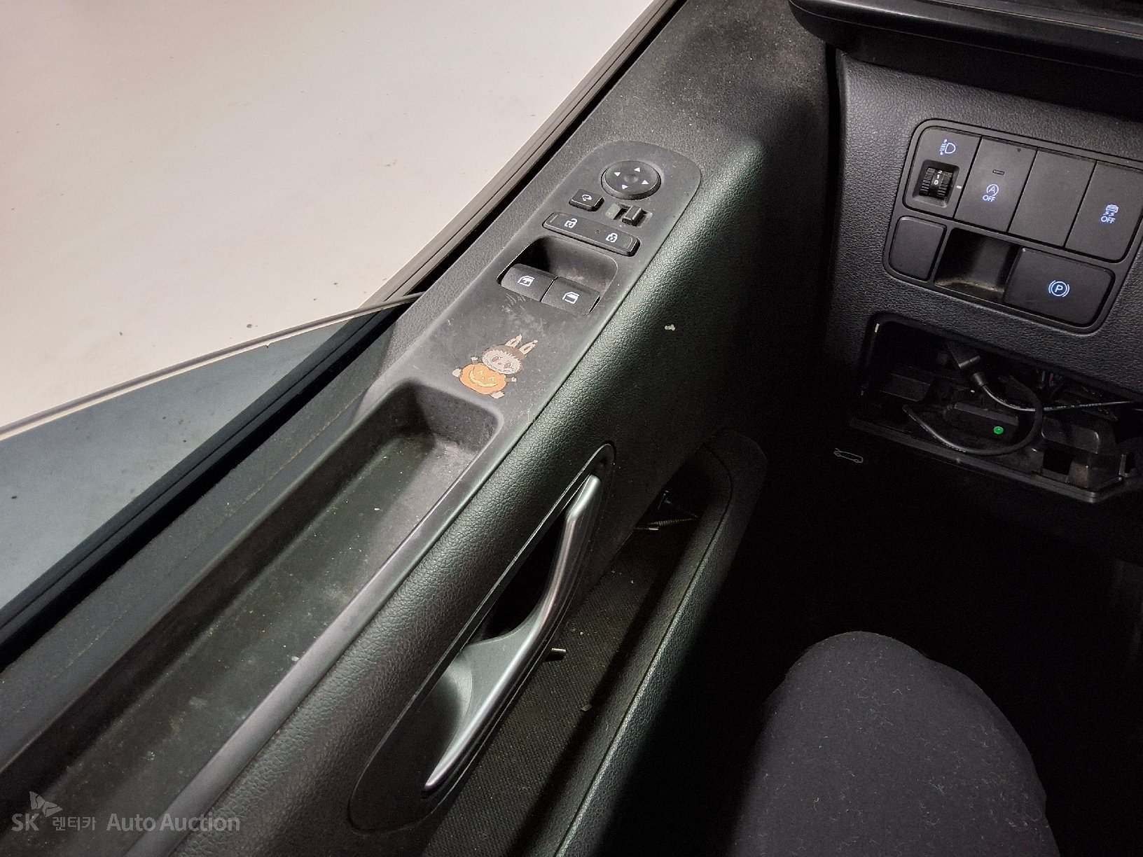 2023 - hyundai staria