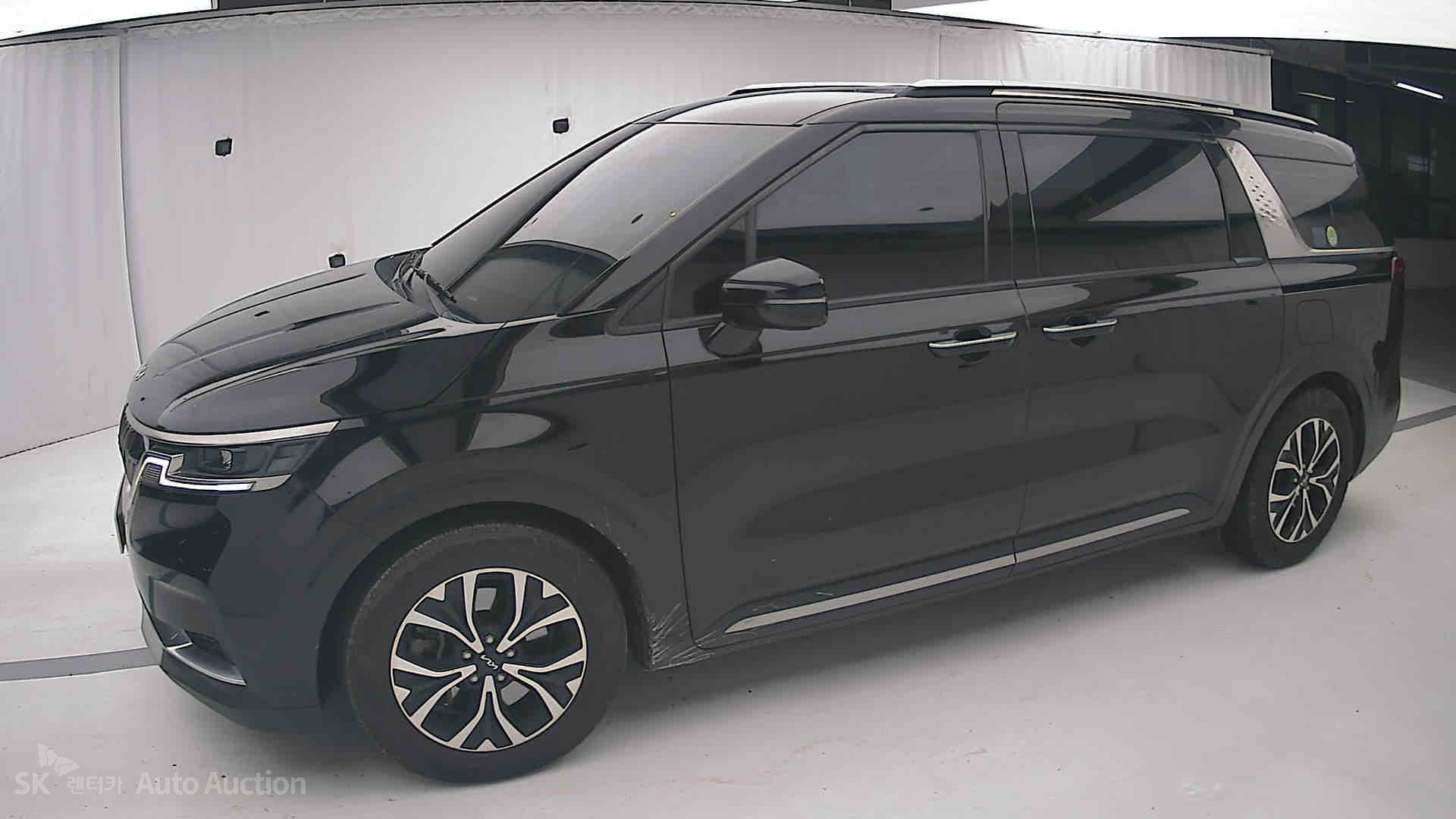 2023 - kia carnival
