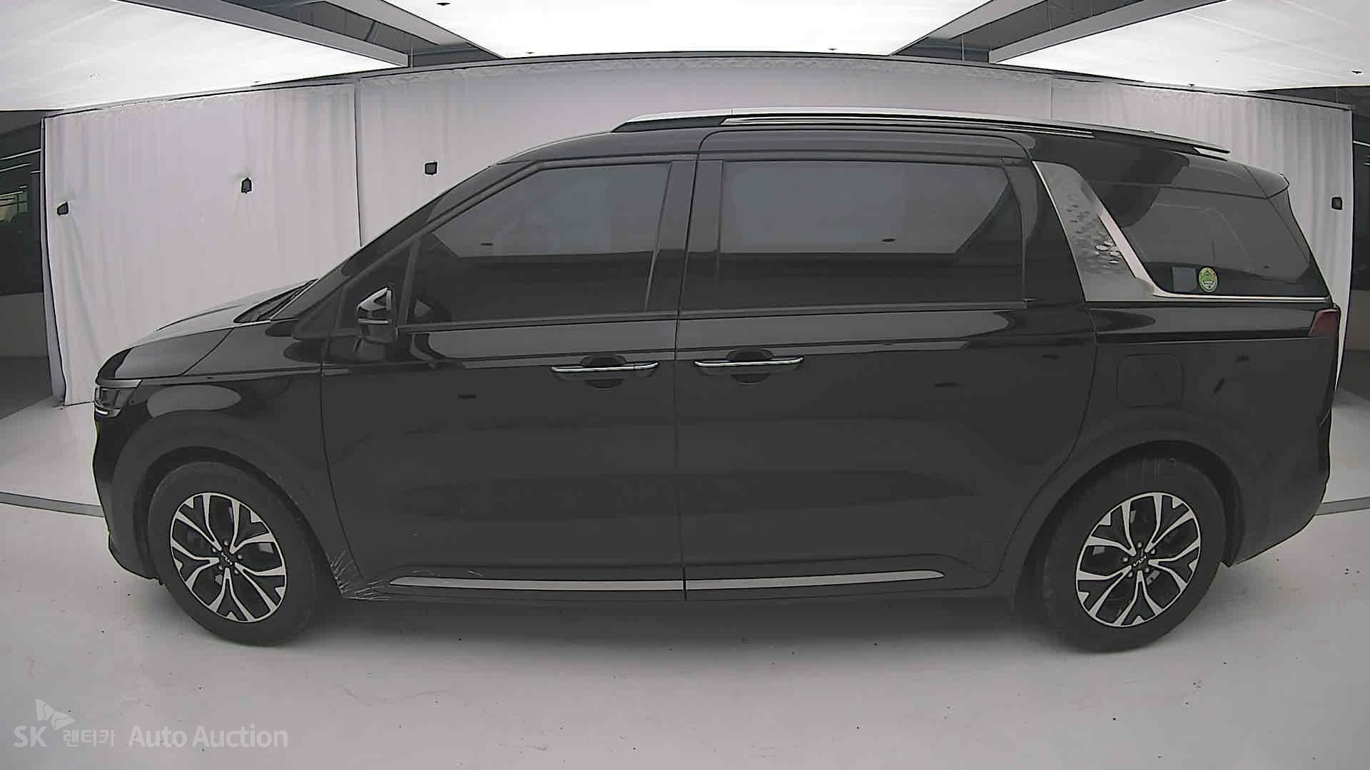 2023 - kia carnival