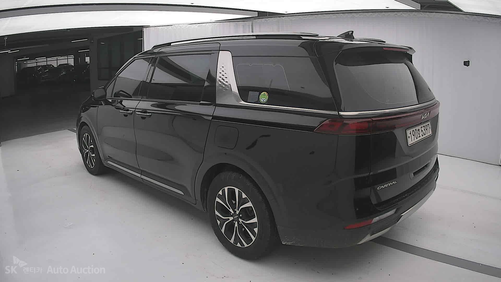 2023 - kia carnival