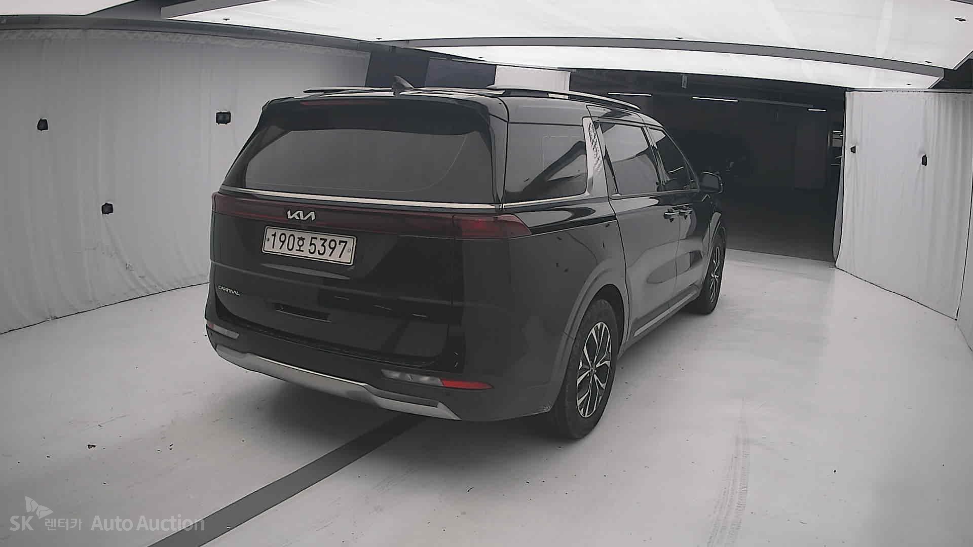 2023 - kia carnival