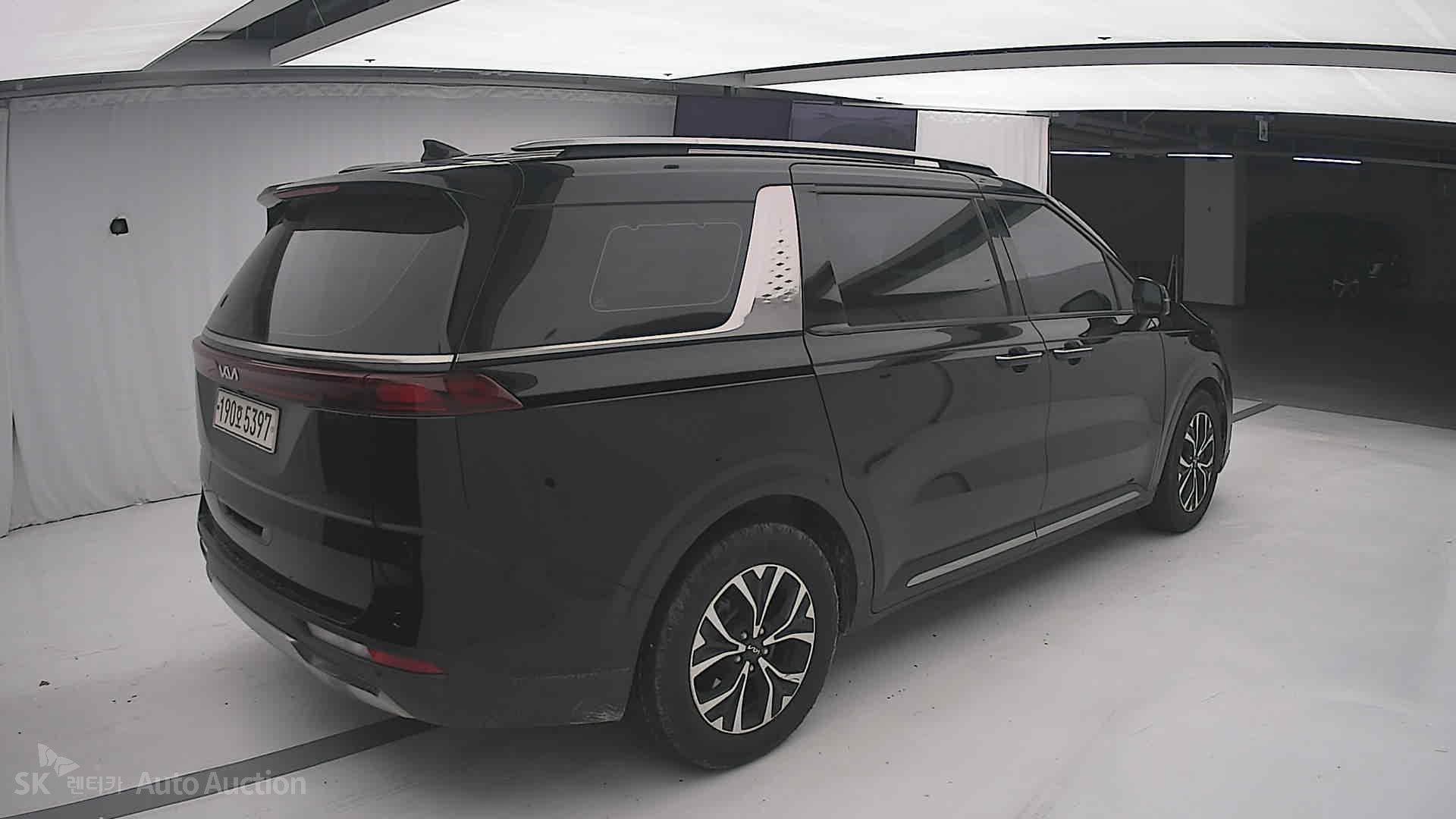 2023 - kia carnival