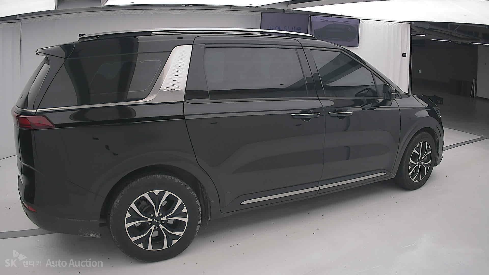 2023 - kia carnival