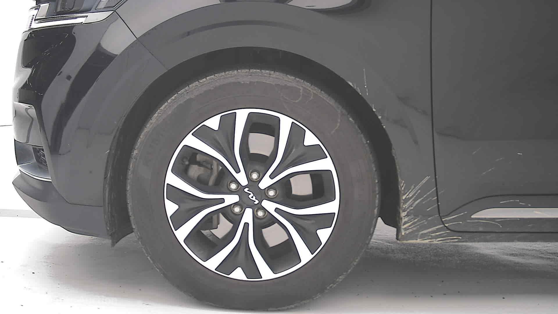 2023 - kia carnival