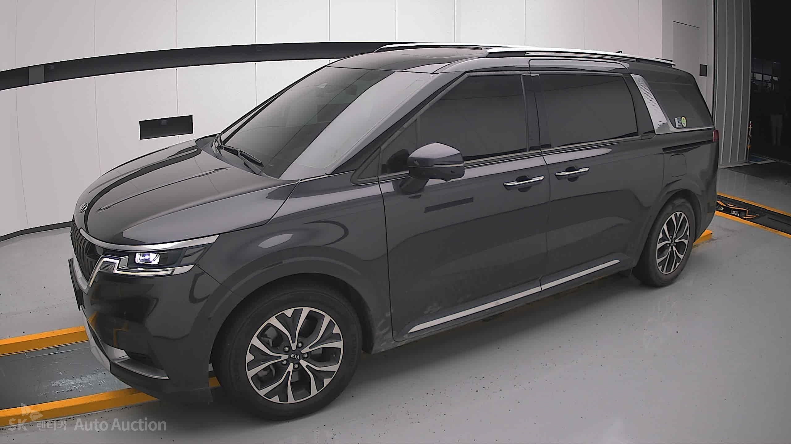 2021 - kia carnival