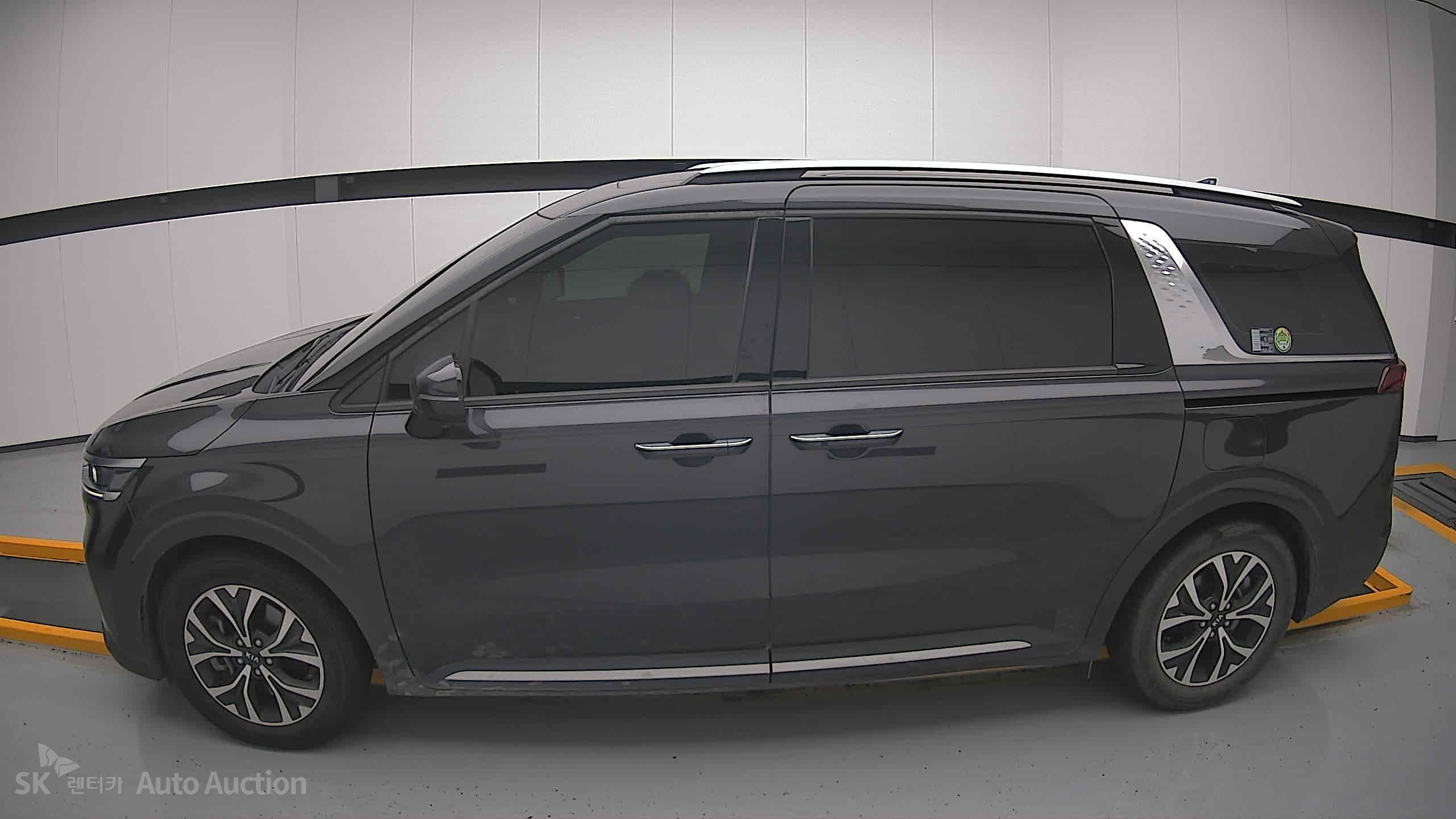 2021 - kia carnival
