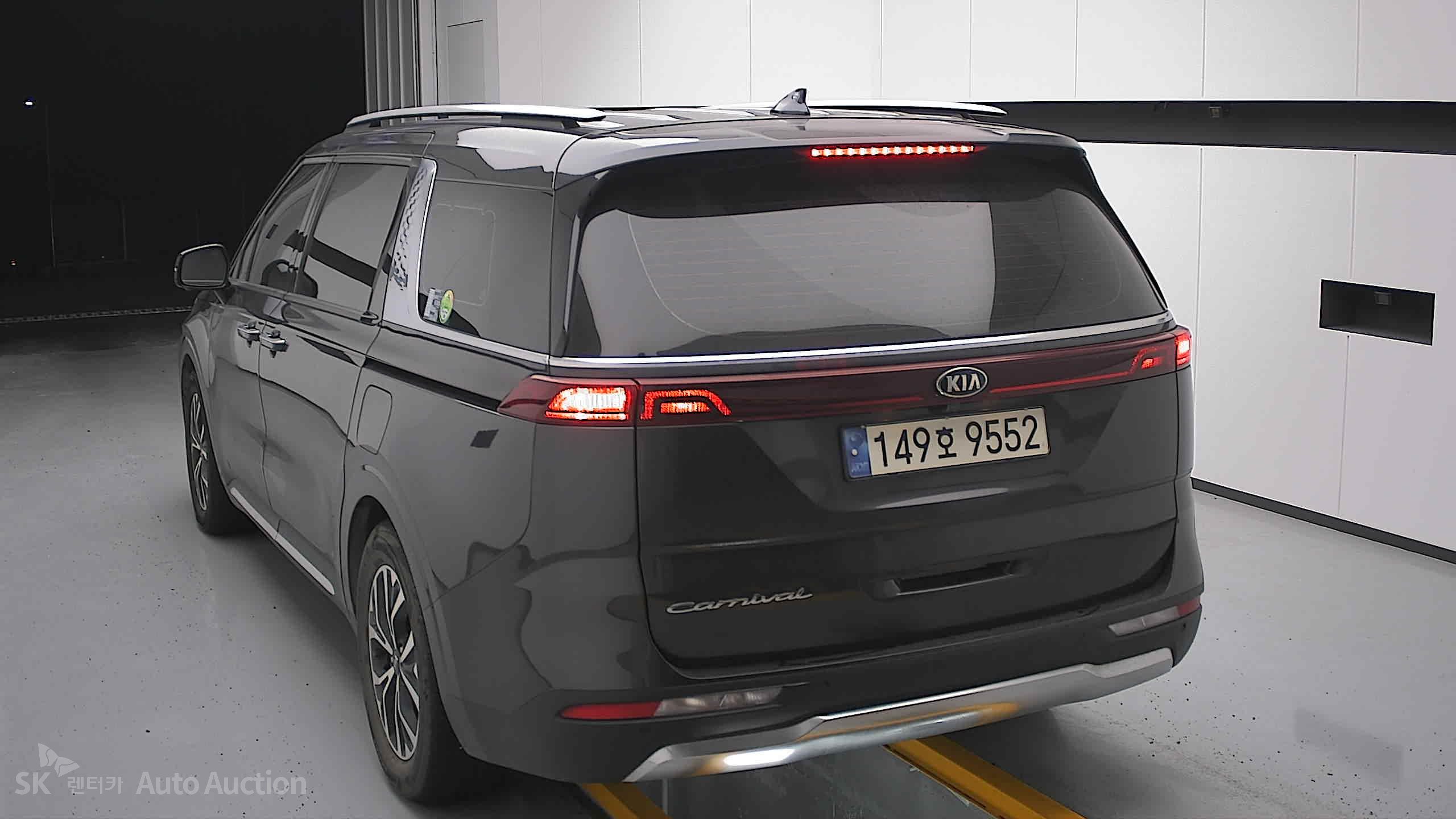 2021 - kia carnival