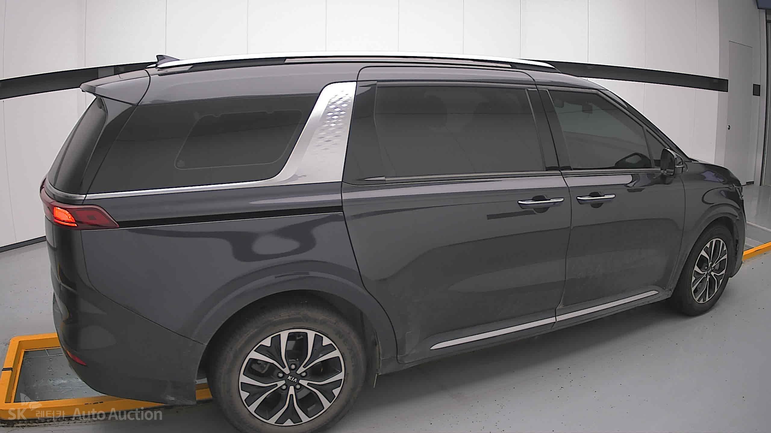 2021 - kia carnival