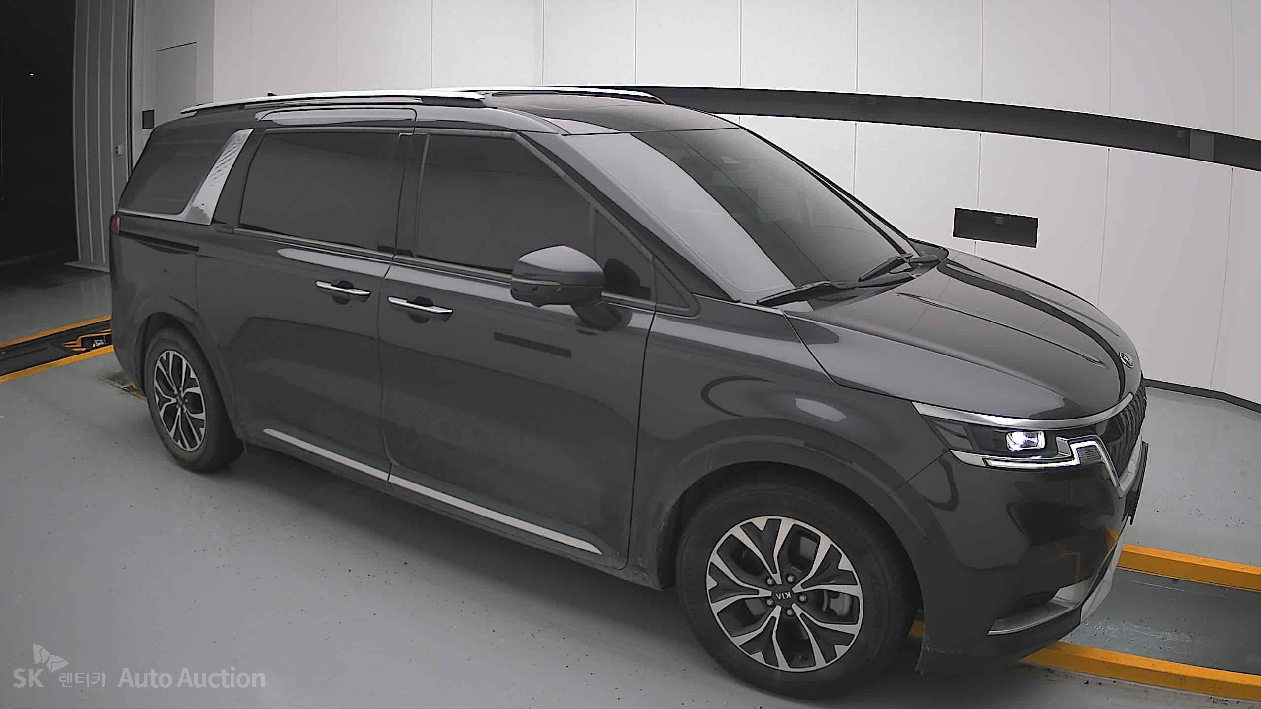 2021 - kia carnival