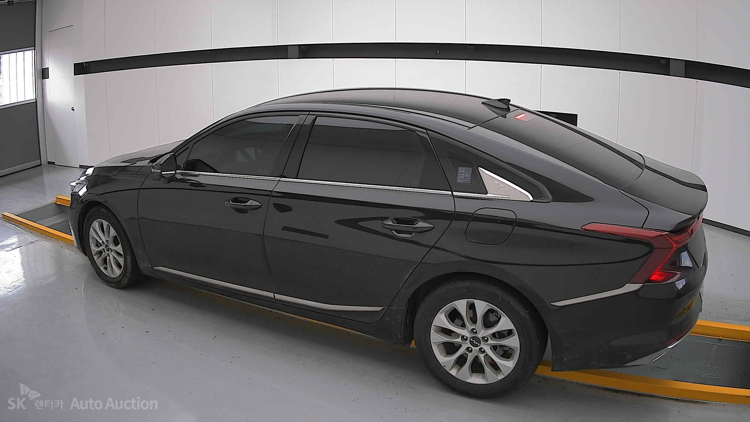 2022 - kia k8
