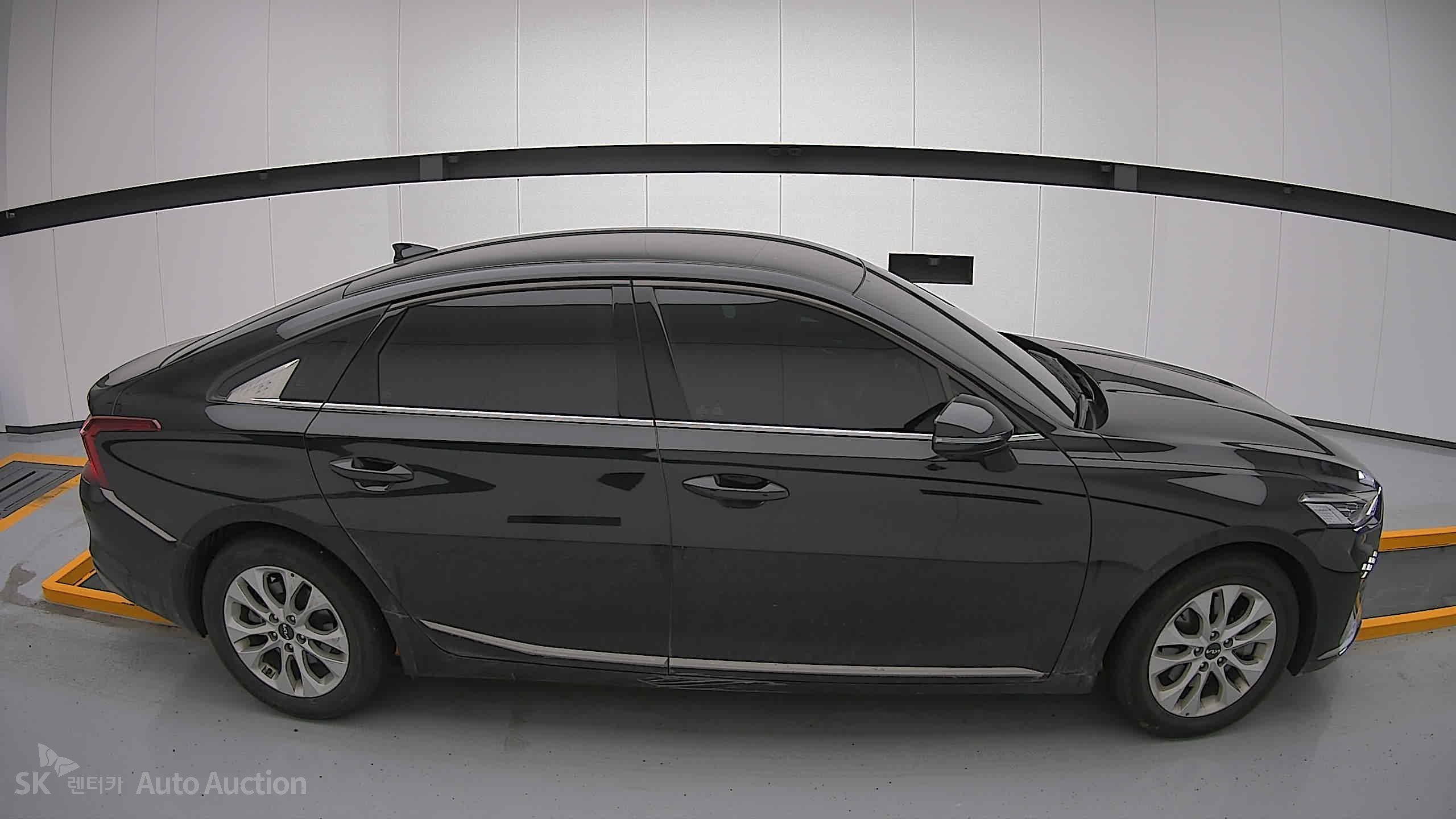 2022 - kia k8