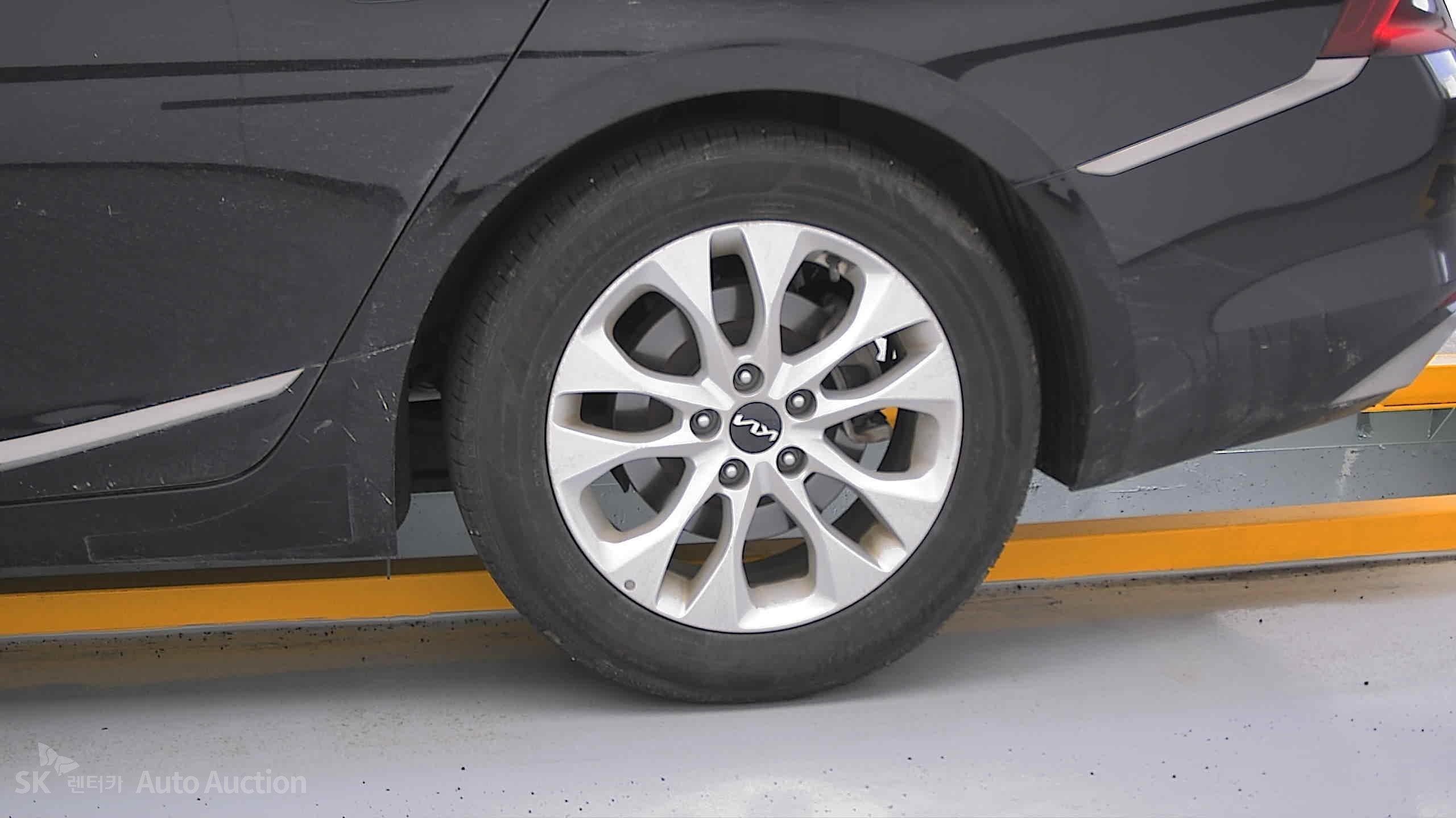 2022 - kia k8